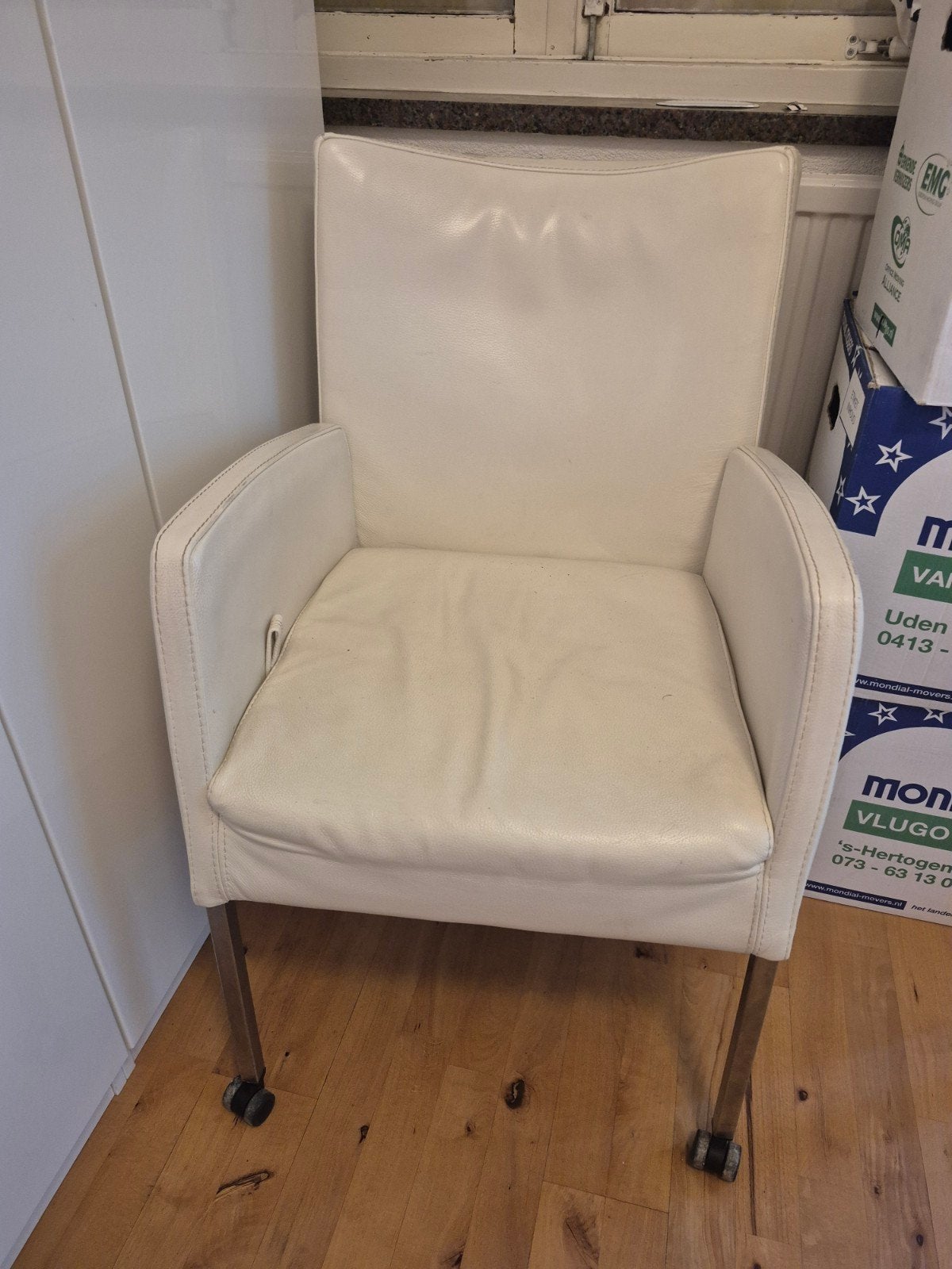 fauteuil met wieltjes wit leren bureaustoel, Huis en Inrichting, Ophalen, Gebruikt, Overige kleuren, Leer