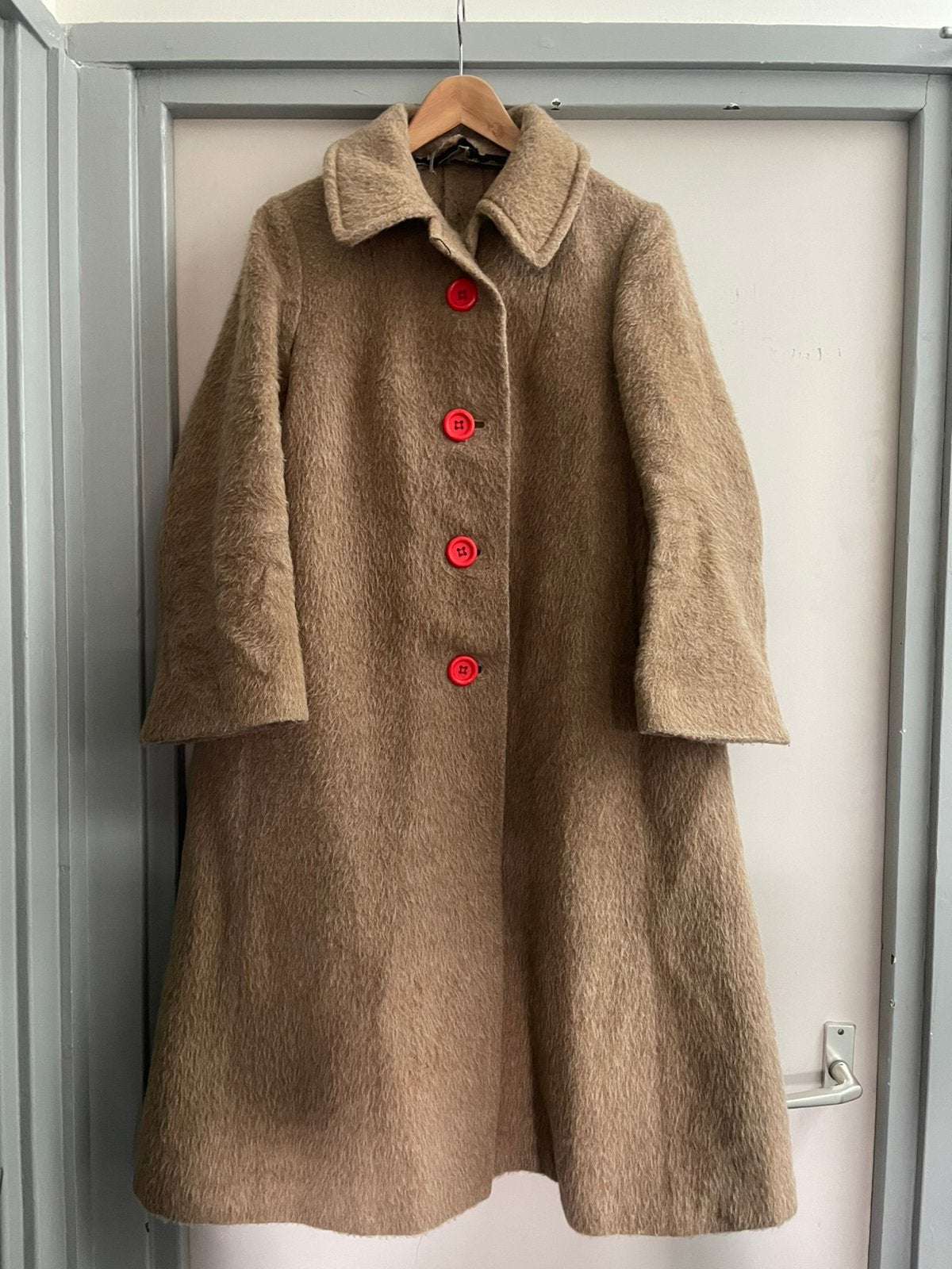 Winter jas af te halen, Ophalen, Gedragen, Beige