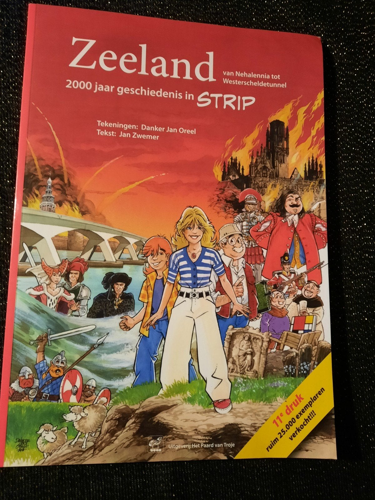 Zeeland 2000 jaar geschiedenis in strip - Nieuwstaat, Eén stripboek, Ophalen of Verzenden, Nieuw, Danker Jan Oreel, Jan Zwemer
