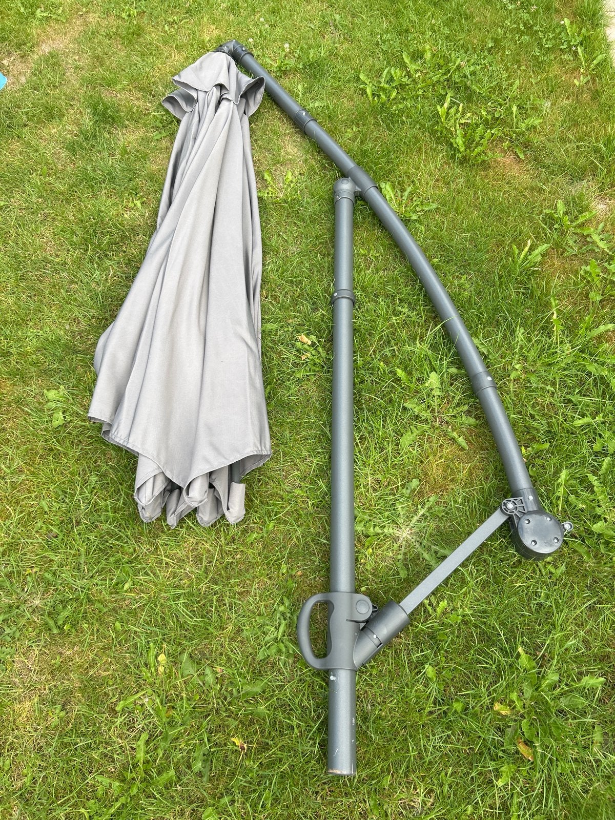 Grijze zweefparasol met voet, Ophalen, Gebruikt, Kantelbaar, 2 tot 3 meter
