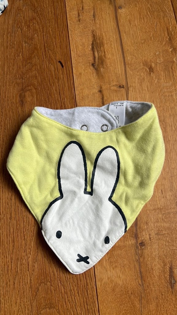 Nijntje bandana / sjaaltje geel en wit katoen Maat 80, Overige typen, Jongen of Meisje, Nijntje, Ophalen of Verzenden