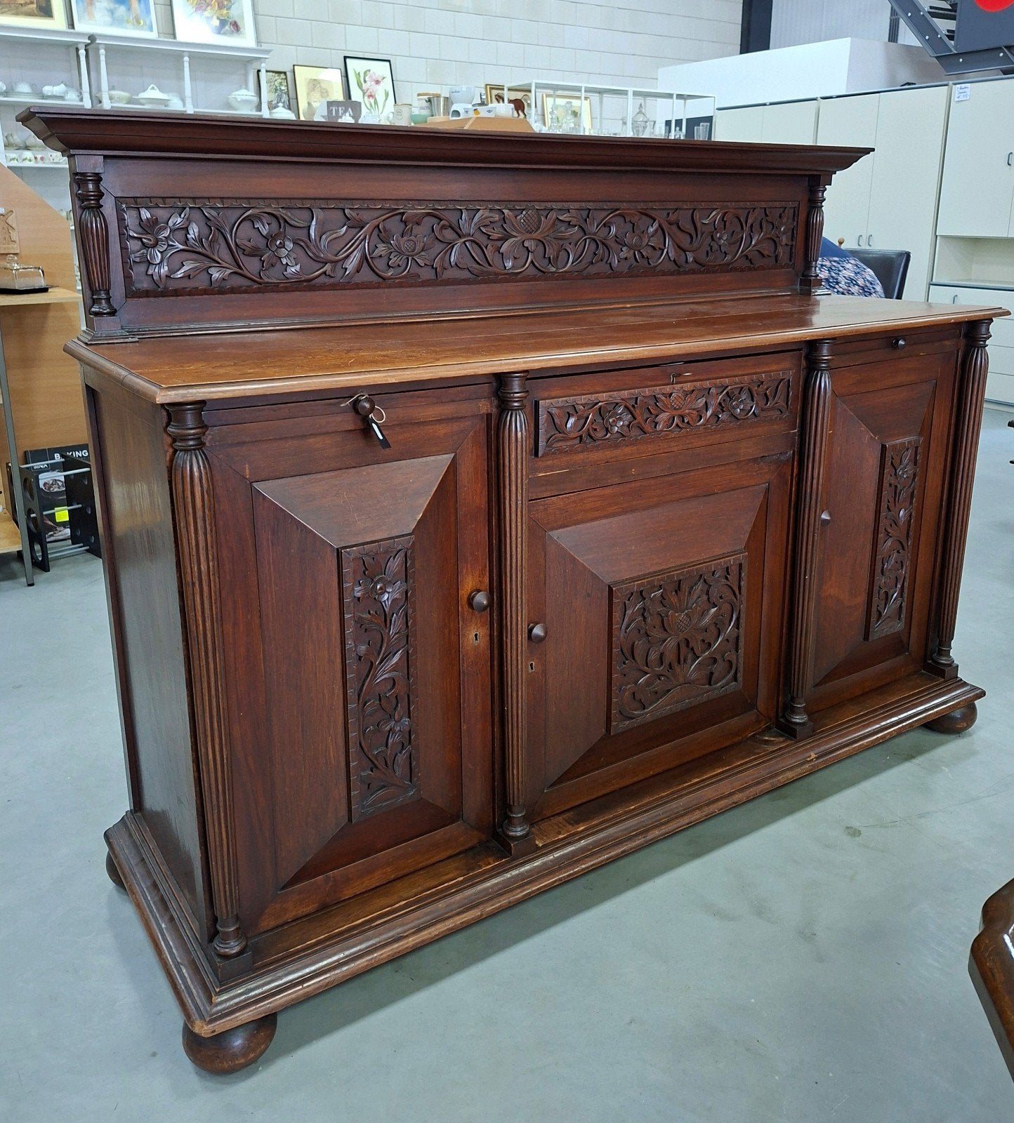 Dressoir | houtsnijwerk | 186x58x100 cm | vintage kast, Ophalen
