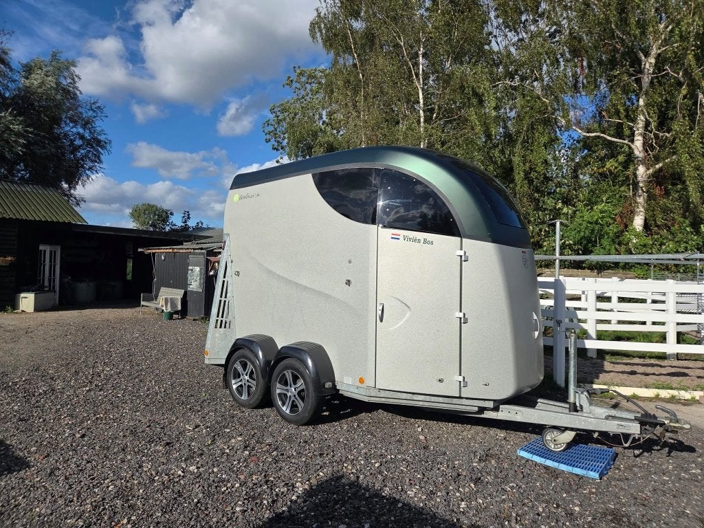 2  Prds Volpolyester Bucker  M met Zadelkamer., Ophalen of Verzenden, Zo goed als nieuw, Polyester, 2-paards trailer