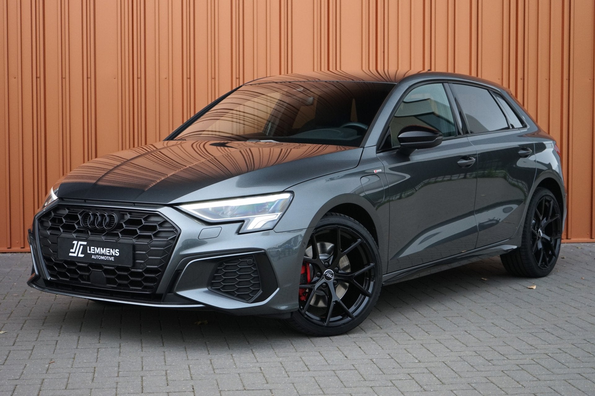 Audi A3 Sportback 45 TFSI e S-line 245PK RS-stoel Matrix B&O, Auto's, Automaat, Dealer onderhouden, Gebruikt, Zwart