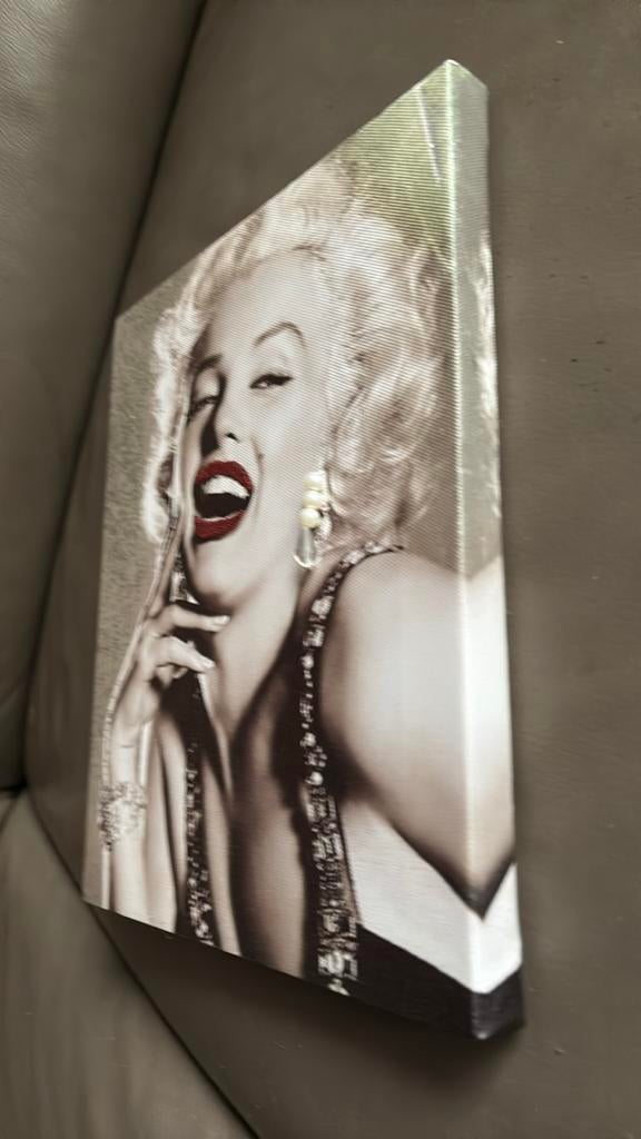 Marilyn Monroe Canvas Schilderij met Glitterdetails/Oorbel, Ophalen of Verzenden, Zo goed als nieuw