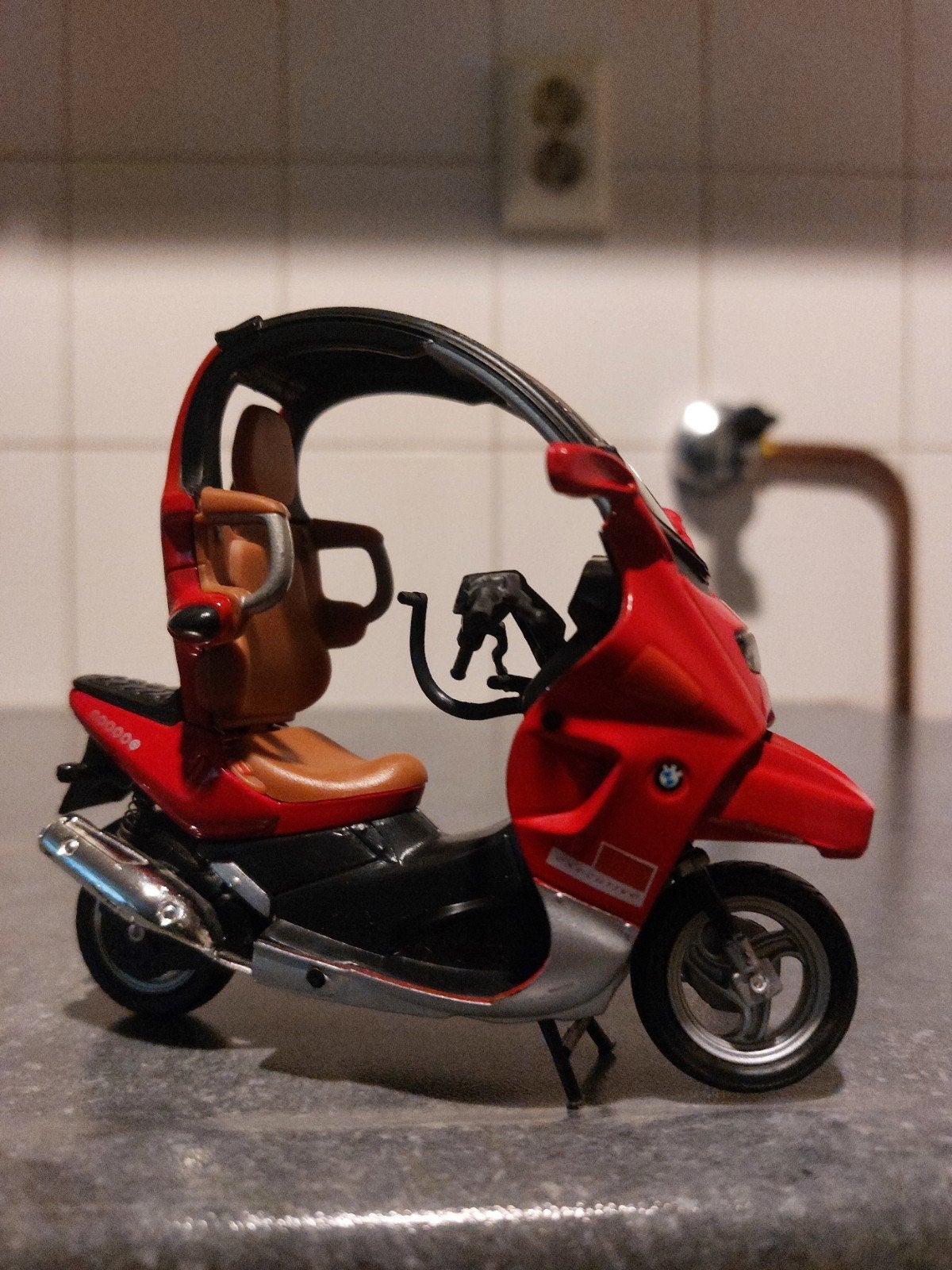 BMW C1 schaalmodel - Rood, Ophalen of Verzenden, Zo goed als nieuw, Overige typen