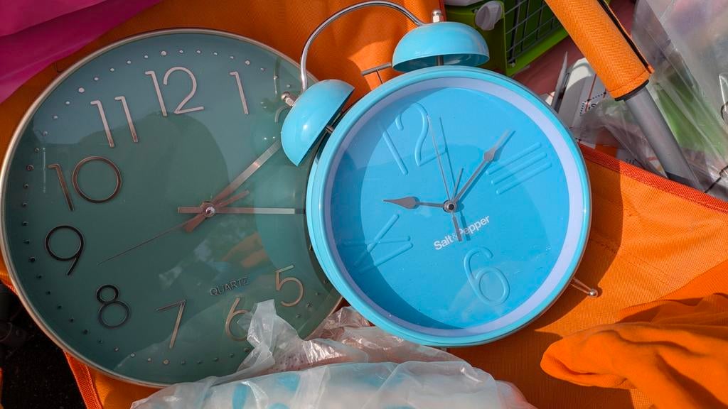 Set van 2 Klokken: Wandklok en Wekker, Ophalen, Gebruikt, Analoog, Wekker of Tafelklok
