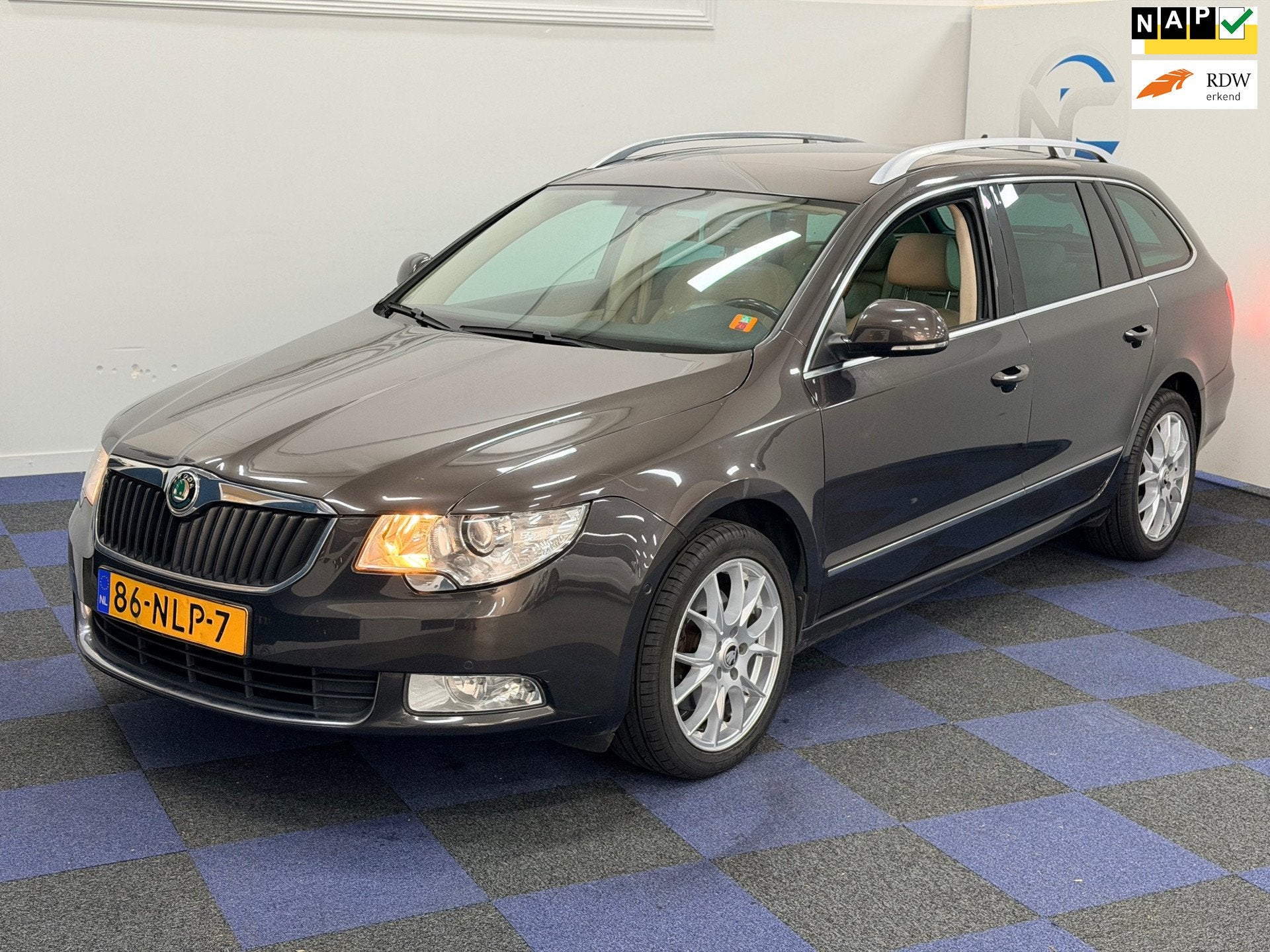Skoda Superb Combi 1.8 TSI Elegance / AUTOMAAT / PANORAMADAK, Auto's, Skoda, Bedrijf, Te koop, Superb, ABS, Airbags, Airconditioning