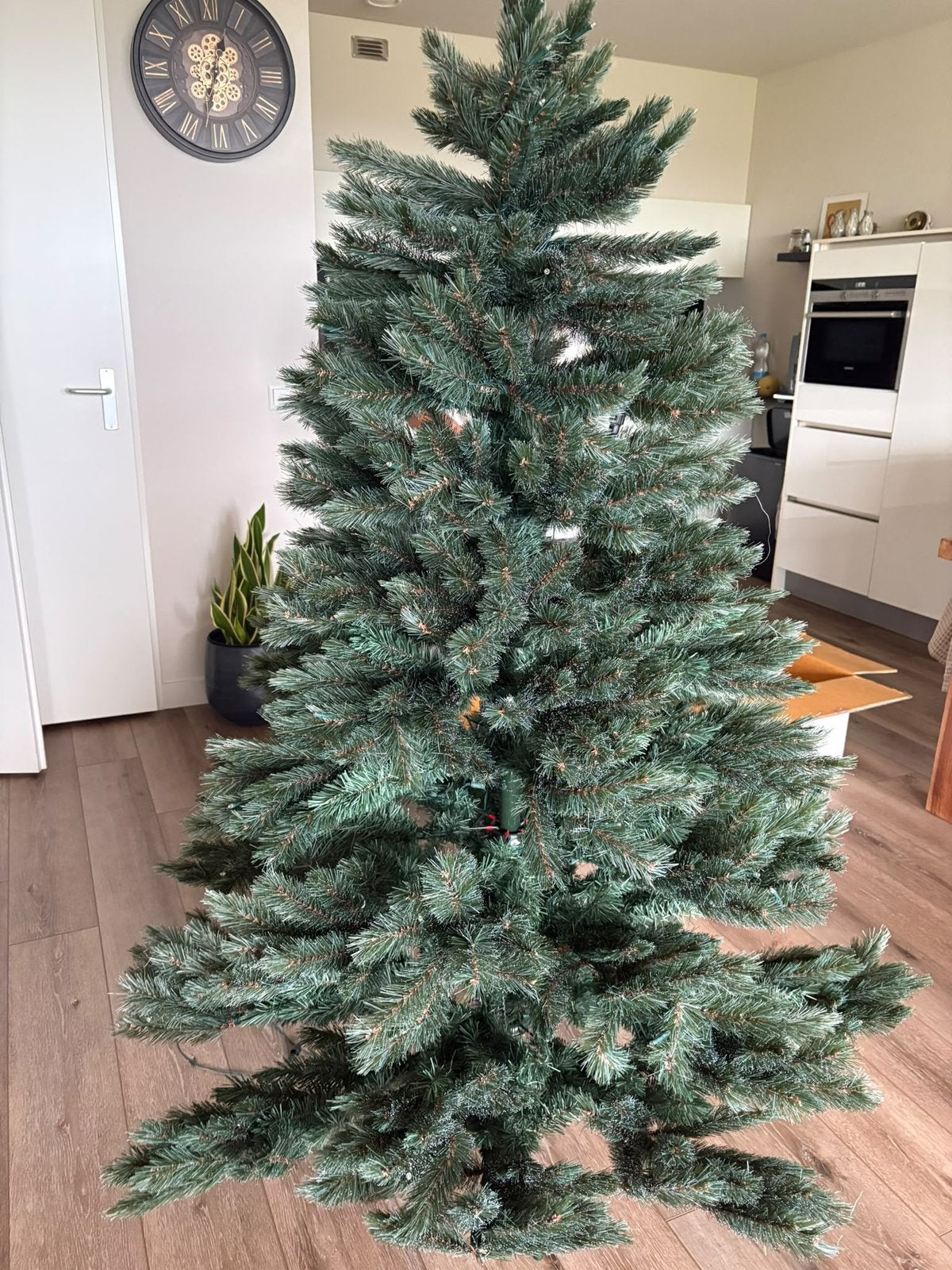Kerstboom met led verlichting in de top van de takken, Ophalen, Gebruikt