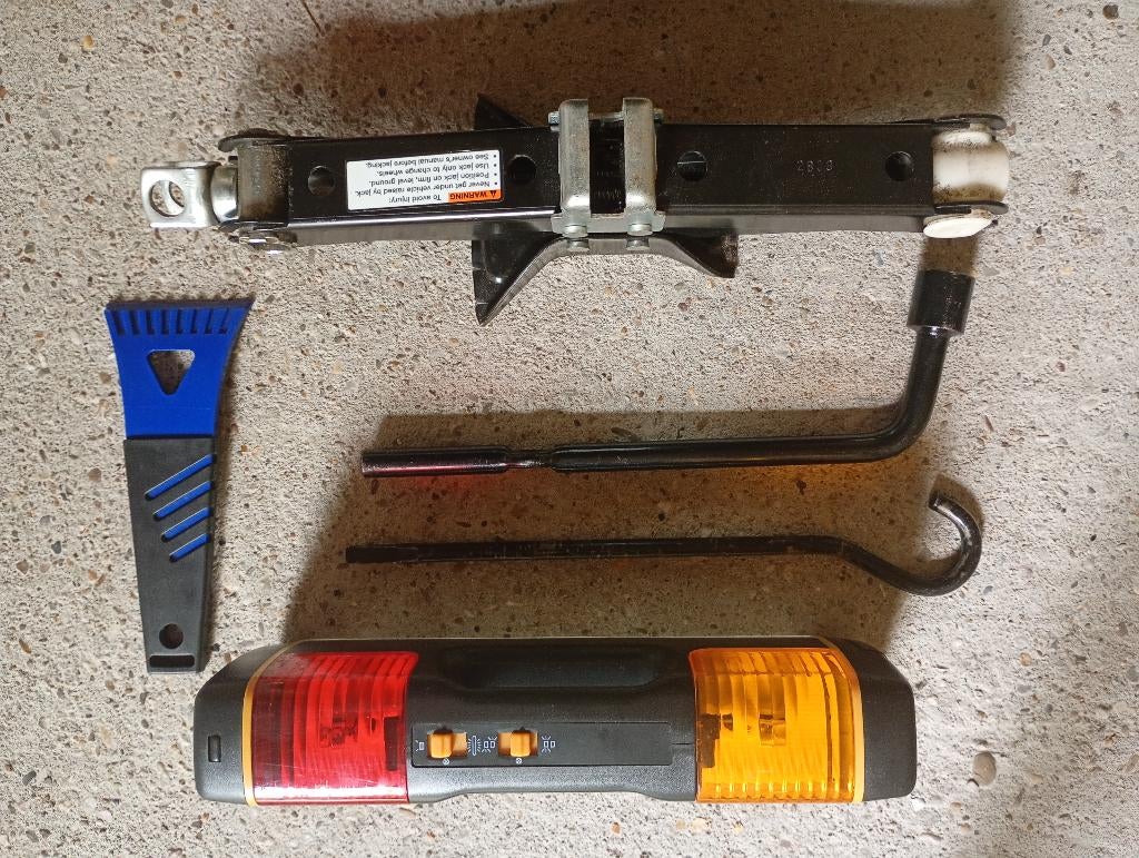 Auto toebehoren krik startkabels etc, Auto diversen, Ophalen, Gebruikt