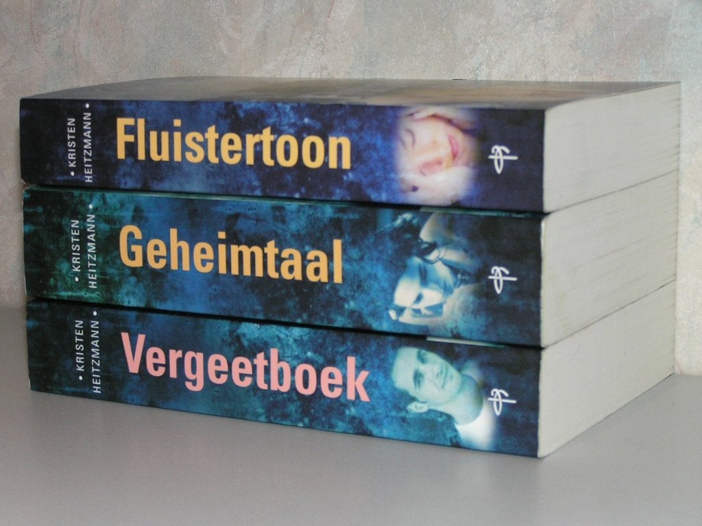 Kristen Heitzmann - Fluistertoon, Geheimtaal en Vergeetboek, Ophalen of Verzenden, Zo goed als nieuw