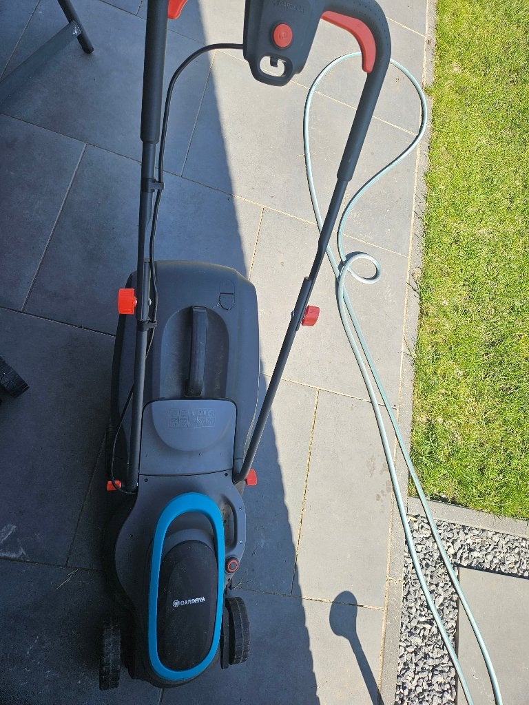 Gardena grasmaaier, Elektrische grasmaaier, Minder dan 30 cm, Ophalen of Verzenden, Zo goed als nieuw