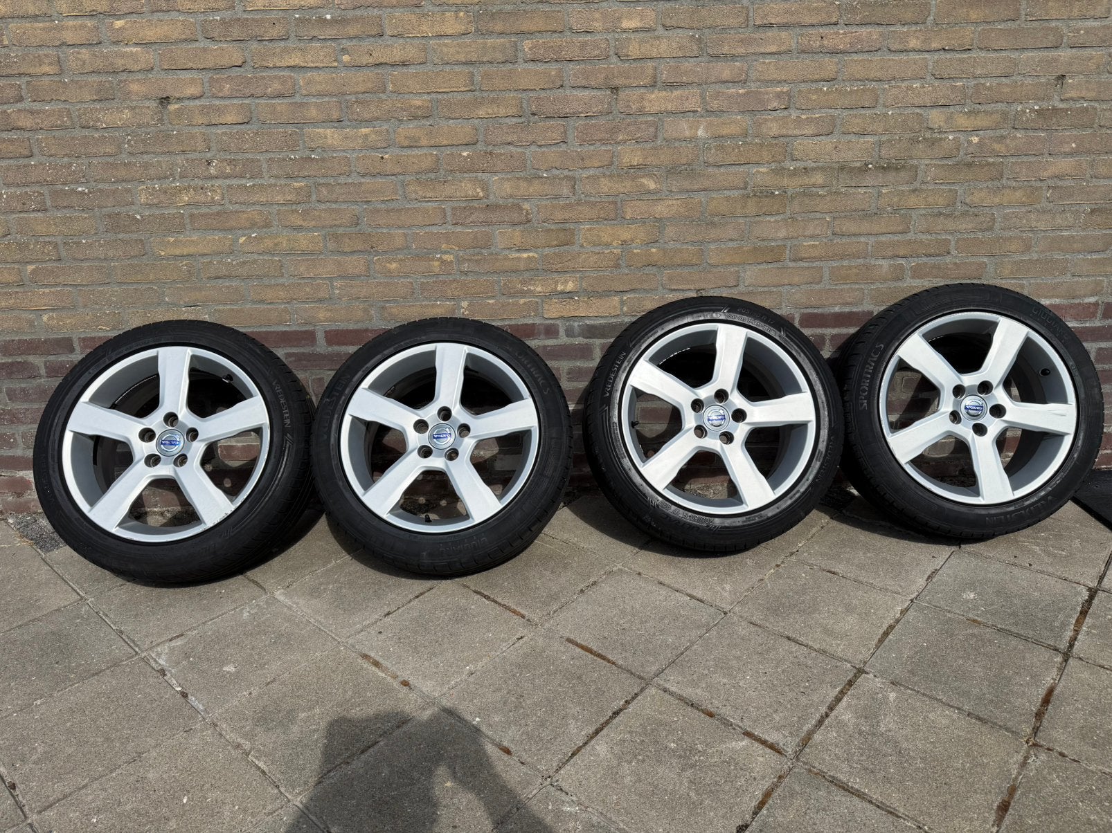 Originele Volvo velgen met Vredestein banden, 205/50 R 17., Ophalen, Gebruikt, Banden en Velgen, 17 inch