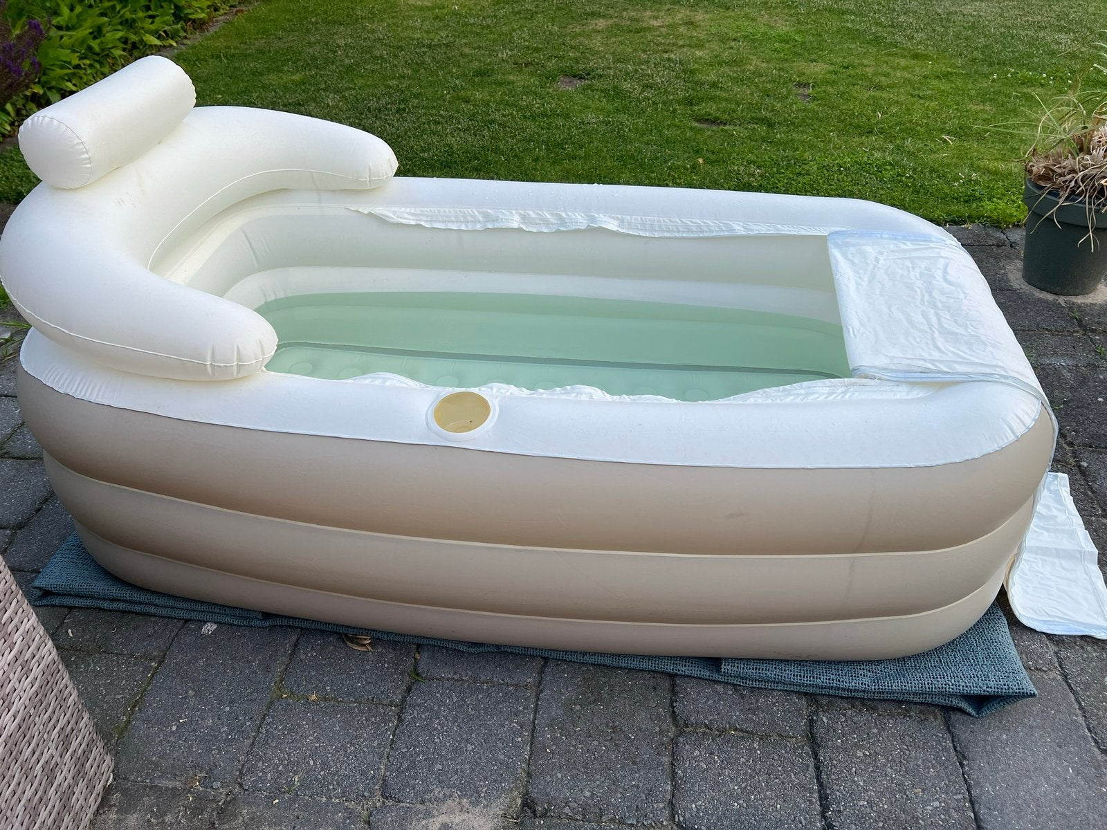 Eenpersoons ligbad voor in de tuin, Ophalen, Zo goed als nieuw