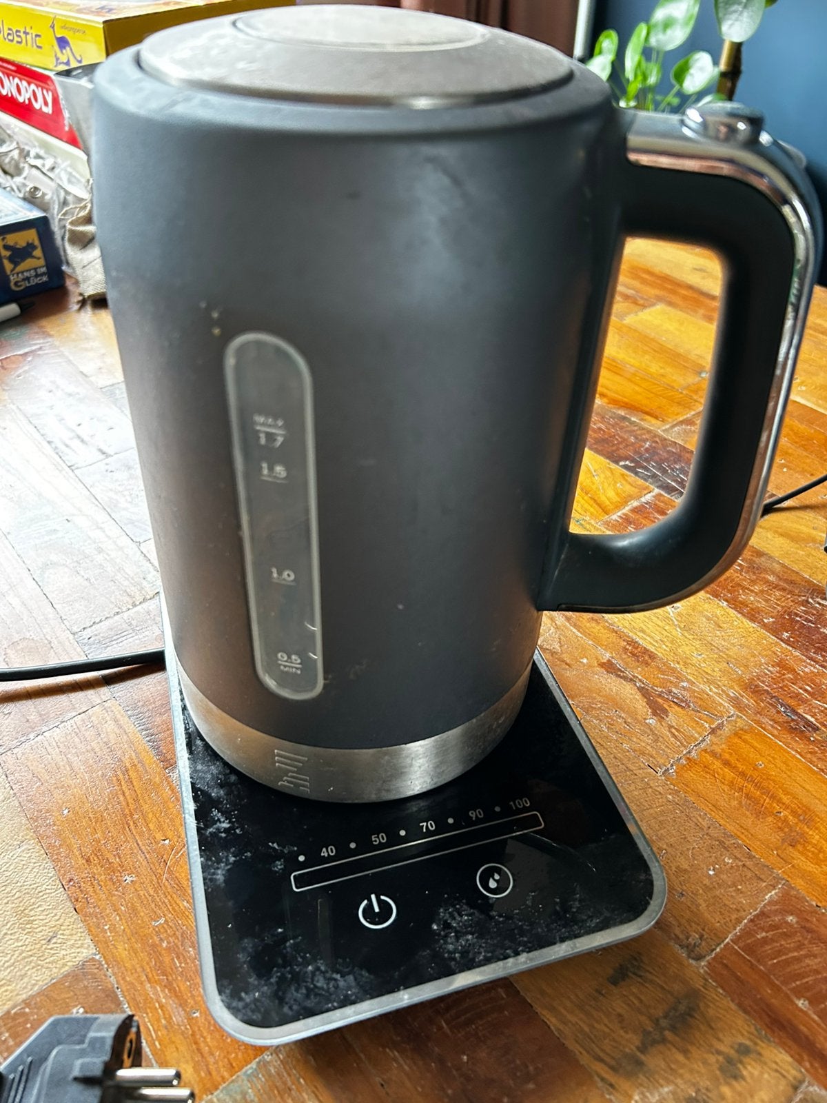 Waterkoker met temp.regulatie, 1 tot 2 liter, Ophalen of Verzenden, Gebruikt, Draadloos