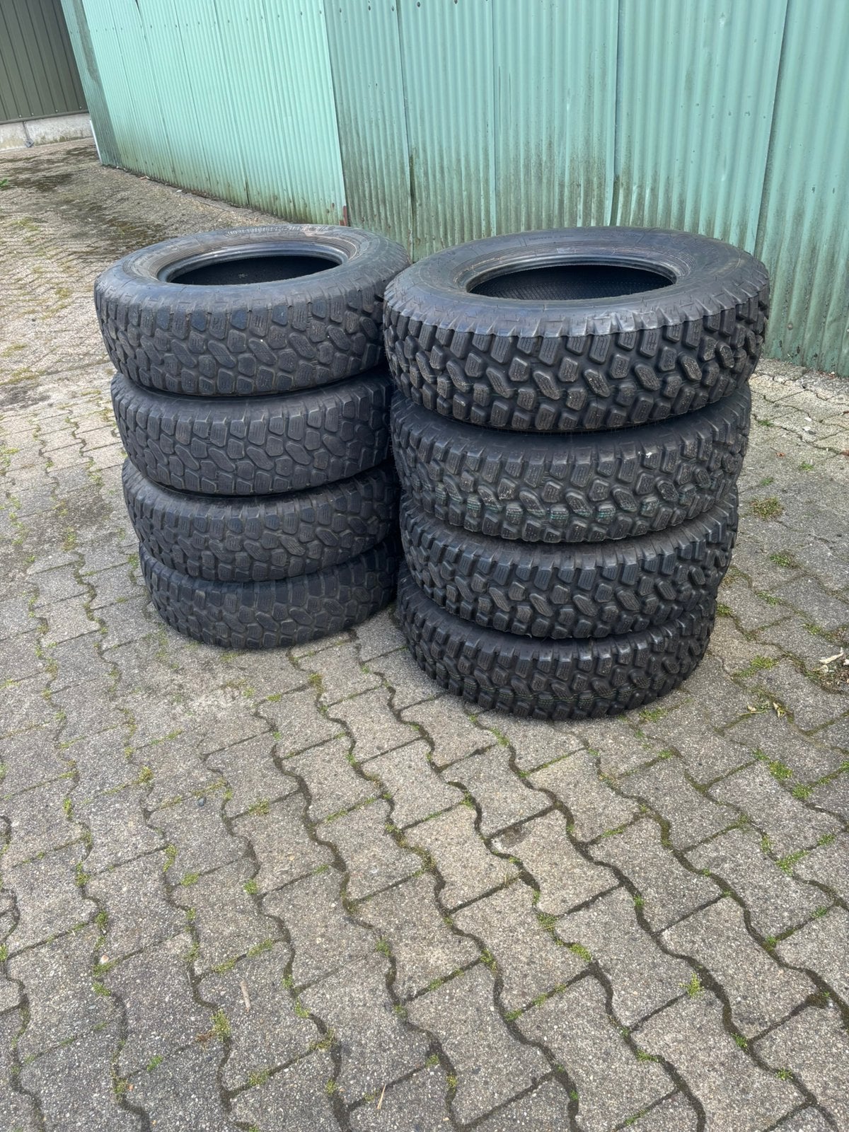 Continental lm90. 225/75r16 offroad banden, Auto-onderdelen, Banden en Velgen, 16 inch, Ophalen of Verzenden, Band(en), Zomerbanden