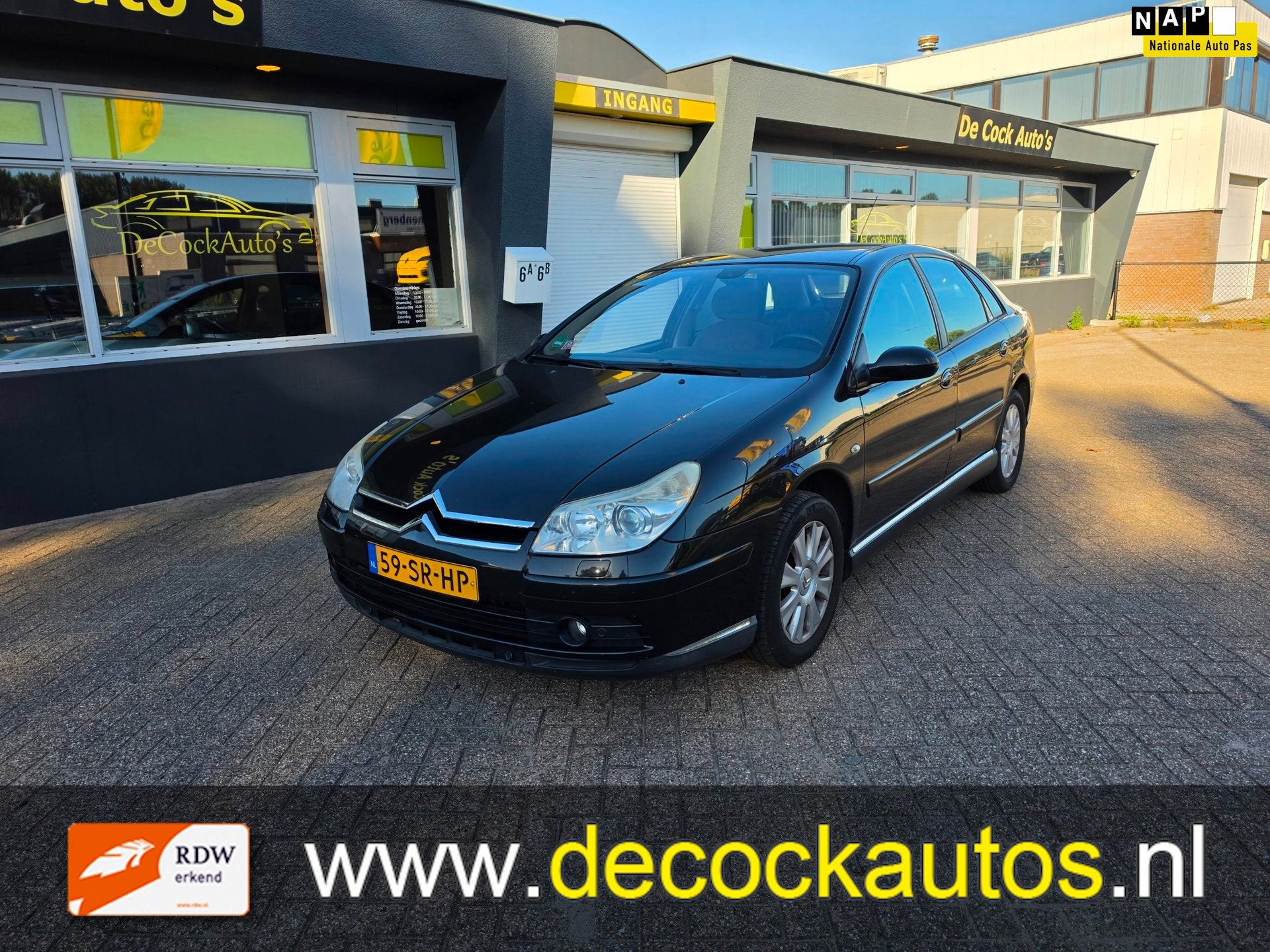 Citroen C5 2.0-16V Exclusive/AUTOMAAT, Auto's, Gebruikt, 4 cilinders, 700 kg, Zwart