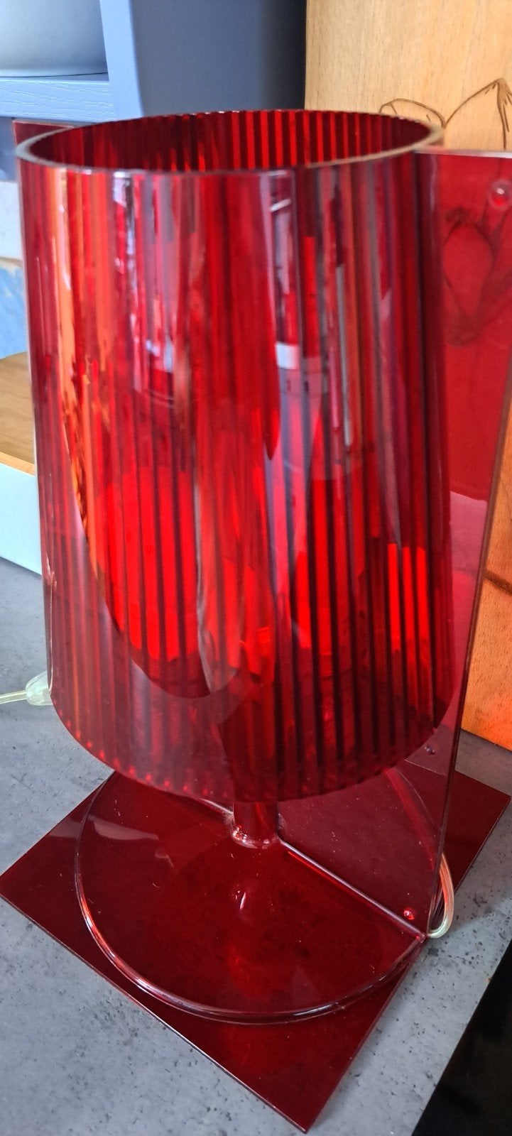 Kartell Tafellamp - Design Rood Kunststof, Huis en Inrichting, Kunststof, Overige merken, E14 (klein), Ophalen of Verzenden