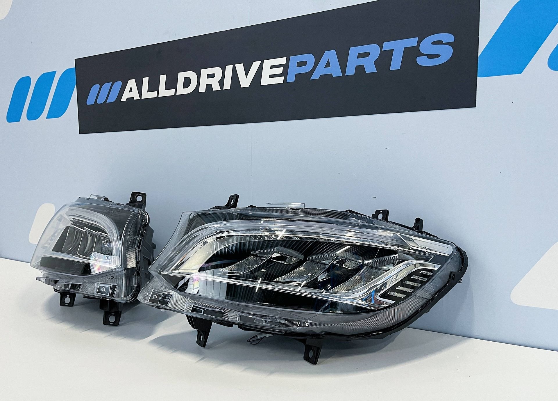 Mercedes-Benz Sprinter W907 Koplampen Set LED – Plug & Play, 12 maanden garantie, -, -, Nieuw