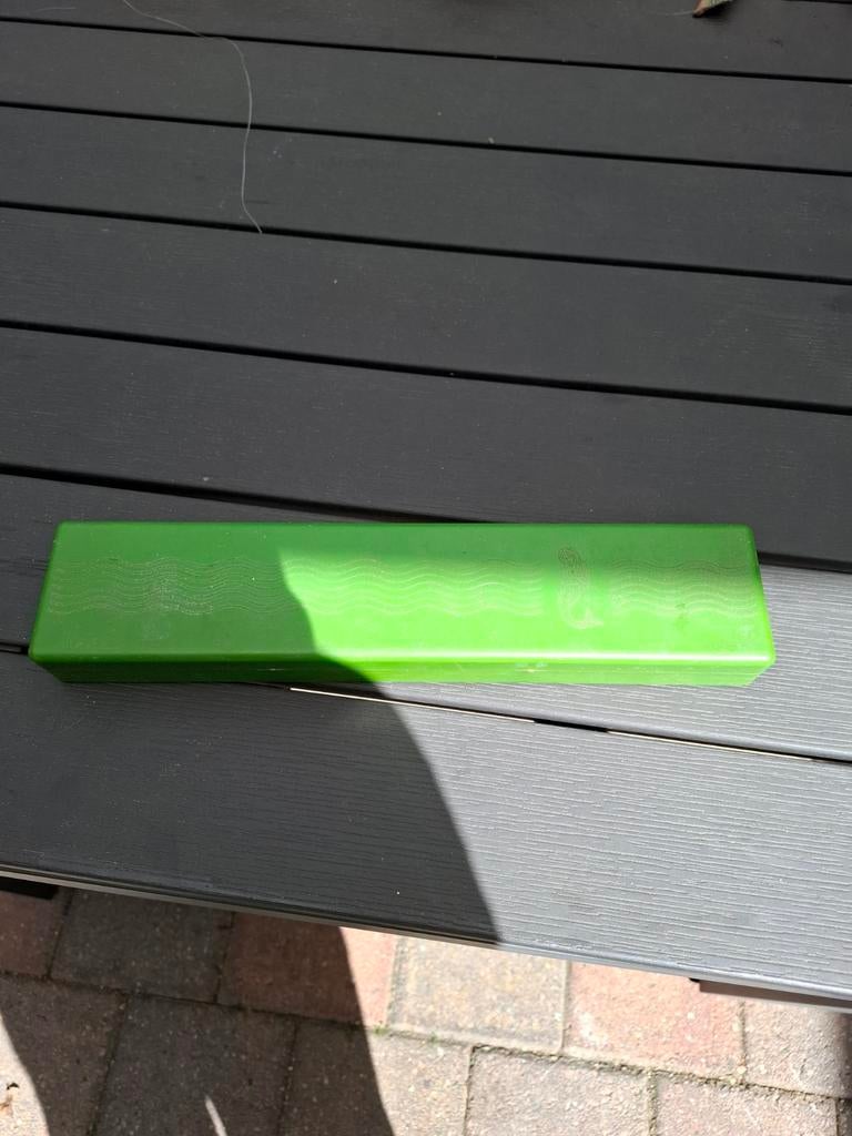 Groene visdobberdoos met diverse dobbers, Ophalen of Verzenden, Gebruikt, Dobber of Lood
