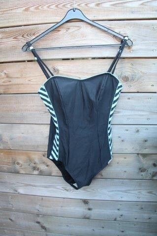 Badpak zwart/ aqua Sunflair mt 40B Vaste prijs OPRUIMING, Zwart, Badpak, Ophalen of Verzenden, Zo goed als nieuw