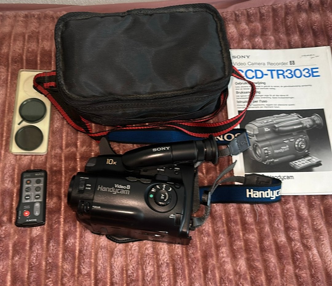 Sony Video 8 Handycam CCD-TR303E met accessoires, Gebruikt, Overige soorten, Ophalen of Verzenden, 8 tot 20x