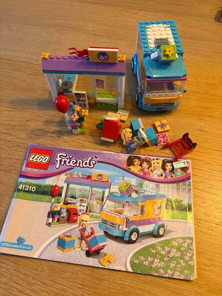 LEGO Friends 41310 Heartlake Cadeaubezorging, Kinderen en Baby's, Speelgoed | Duplo en Lego, Ophalen of Verzenden, Zo goed als nieuw