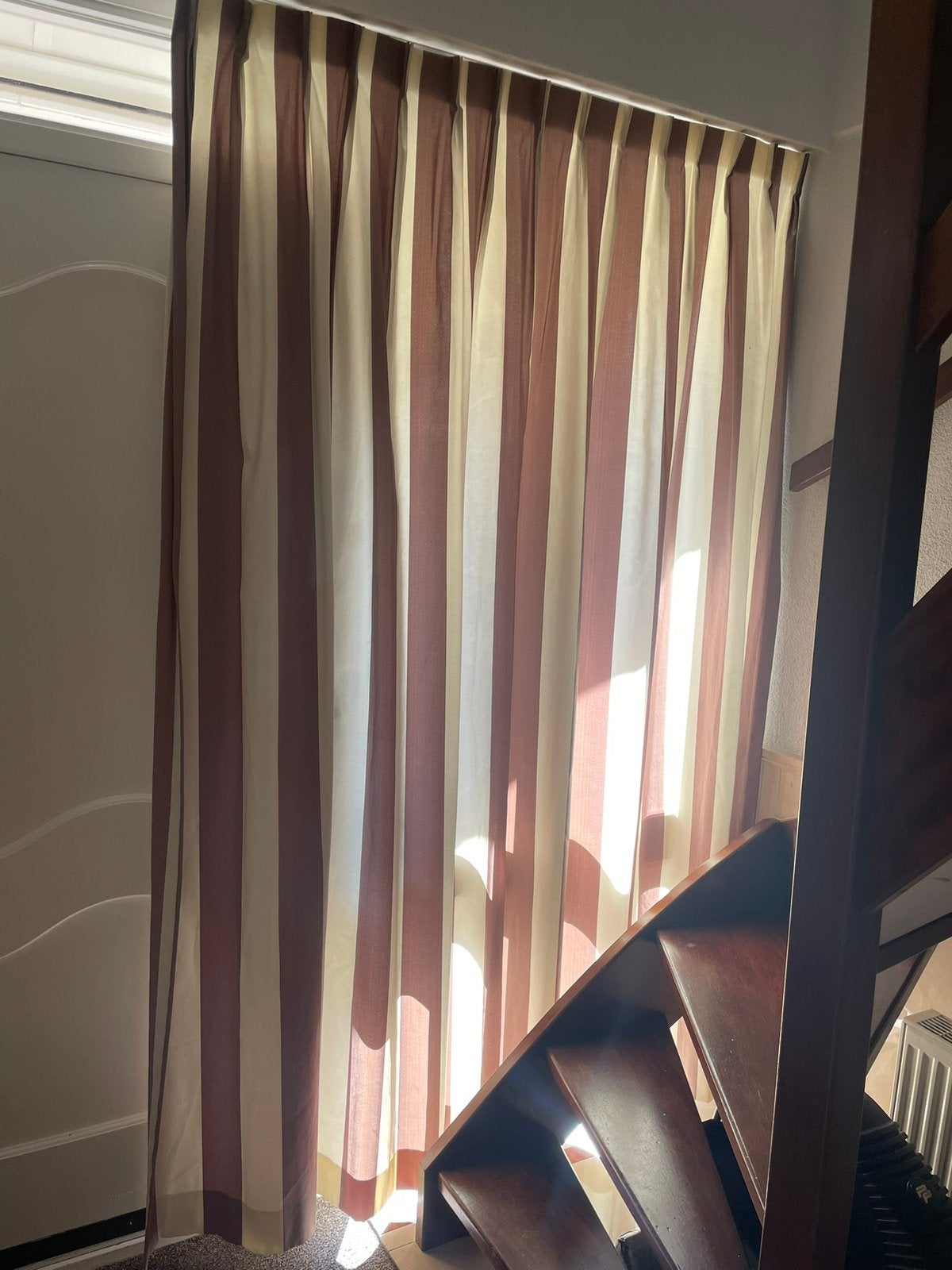 Gordijnen met dubbele plooi, bruin/crème verticale banen, Huis en Inrichting, Overige materialen, Gebruikt, Bruin, In te korten