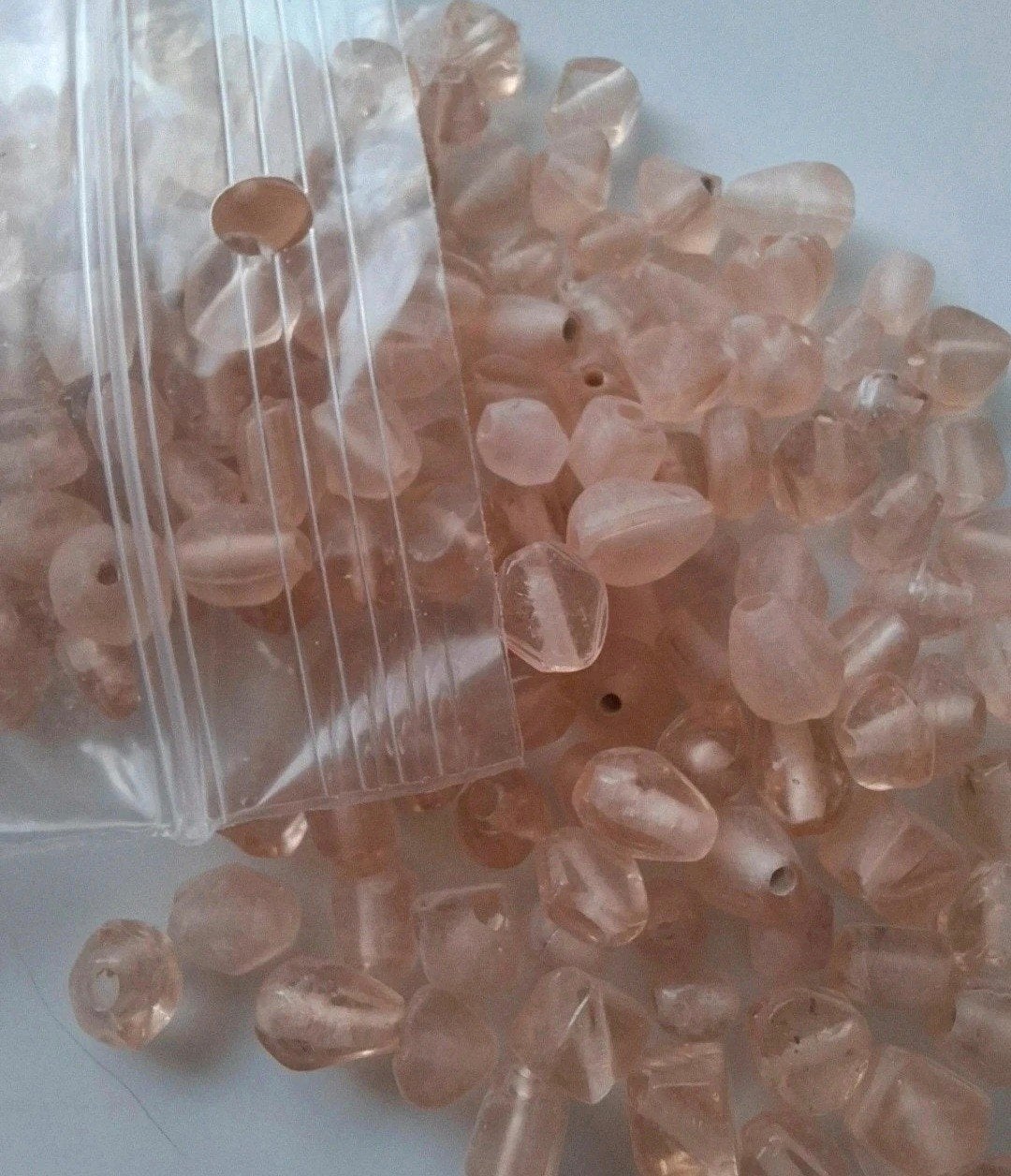Zakje met 4/5 mm glaskralen beige kralen partij, Kraal, -, -, Ophalen of Verzenden