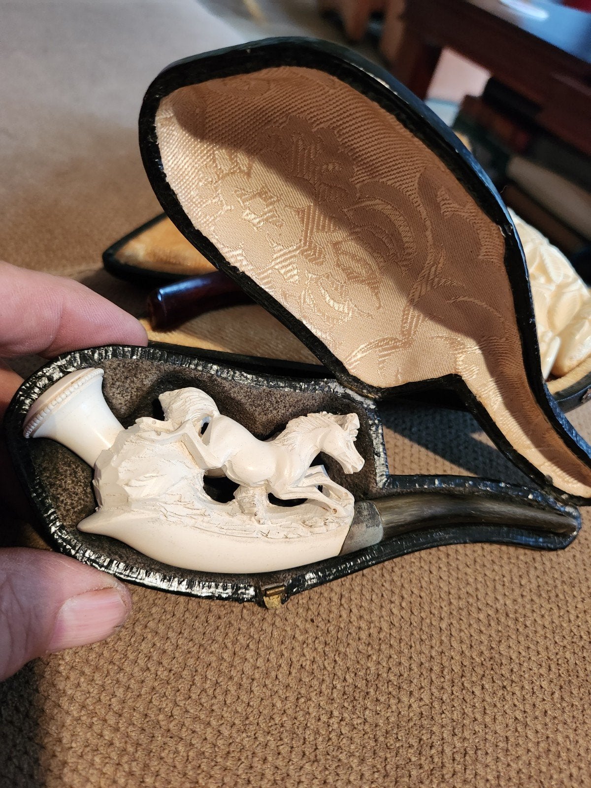 Antieke Meerschuim Pijp met Paardenmotief in Etui, Antiek en Kunst, Ophalen of Verzenden