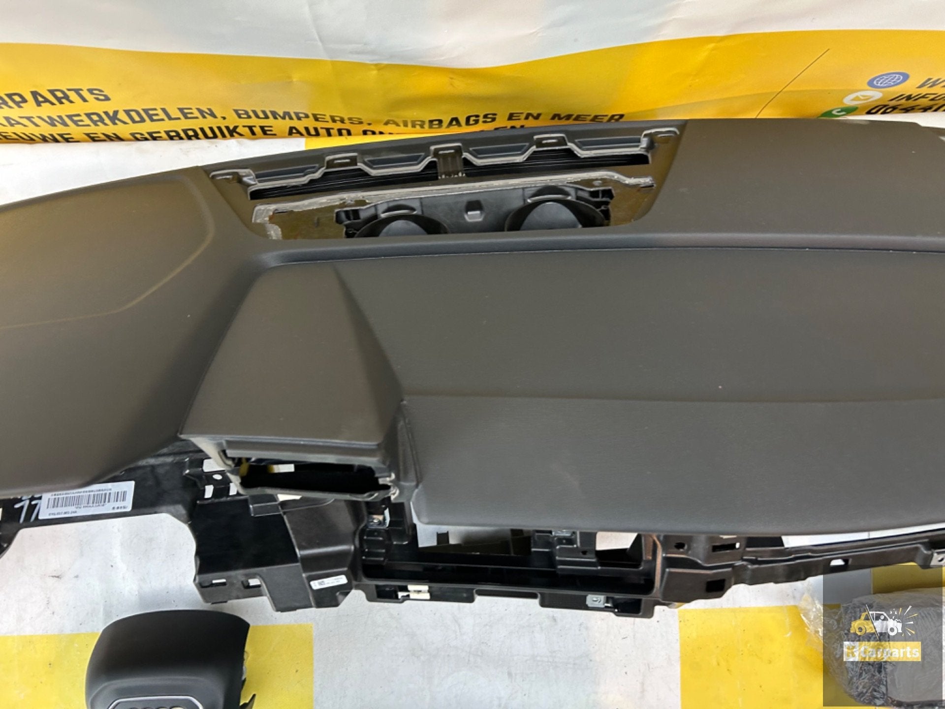 Airbag set Audi A3 8Y Compleet Dashboard set origineel, Auto-onderdelen, Gebruikt, AUDI AG, Auto-Union-Strasse 1
85045  Ingolstadt, DE