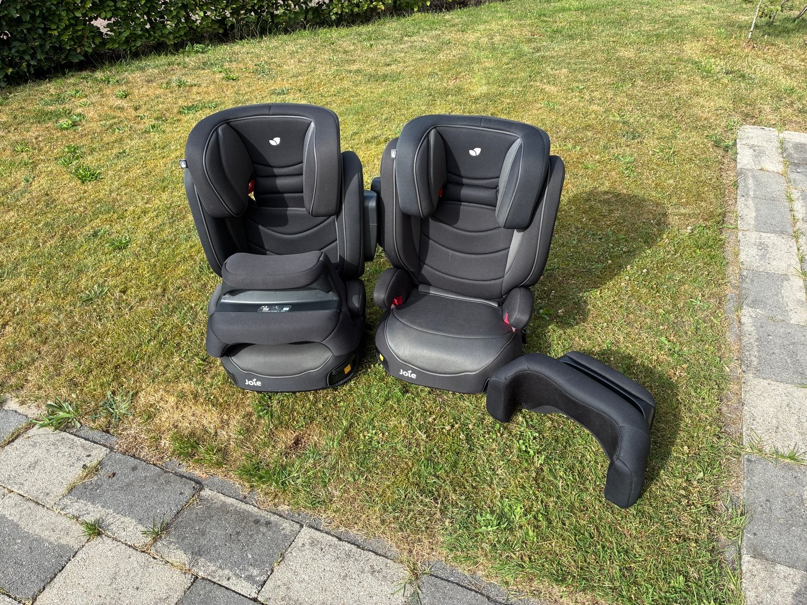 2x Joie Trillo Shield autostoel groep 1/2/3 (9-36kg), Autogordel of Isofix, 15 t/m 36 kg, Verstelbare rugleuning, Zo goed als nieuw