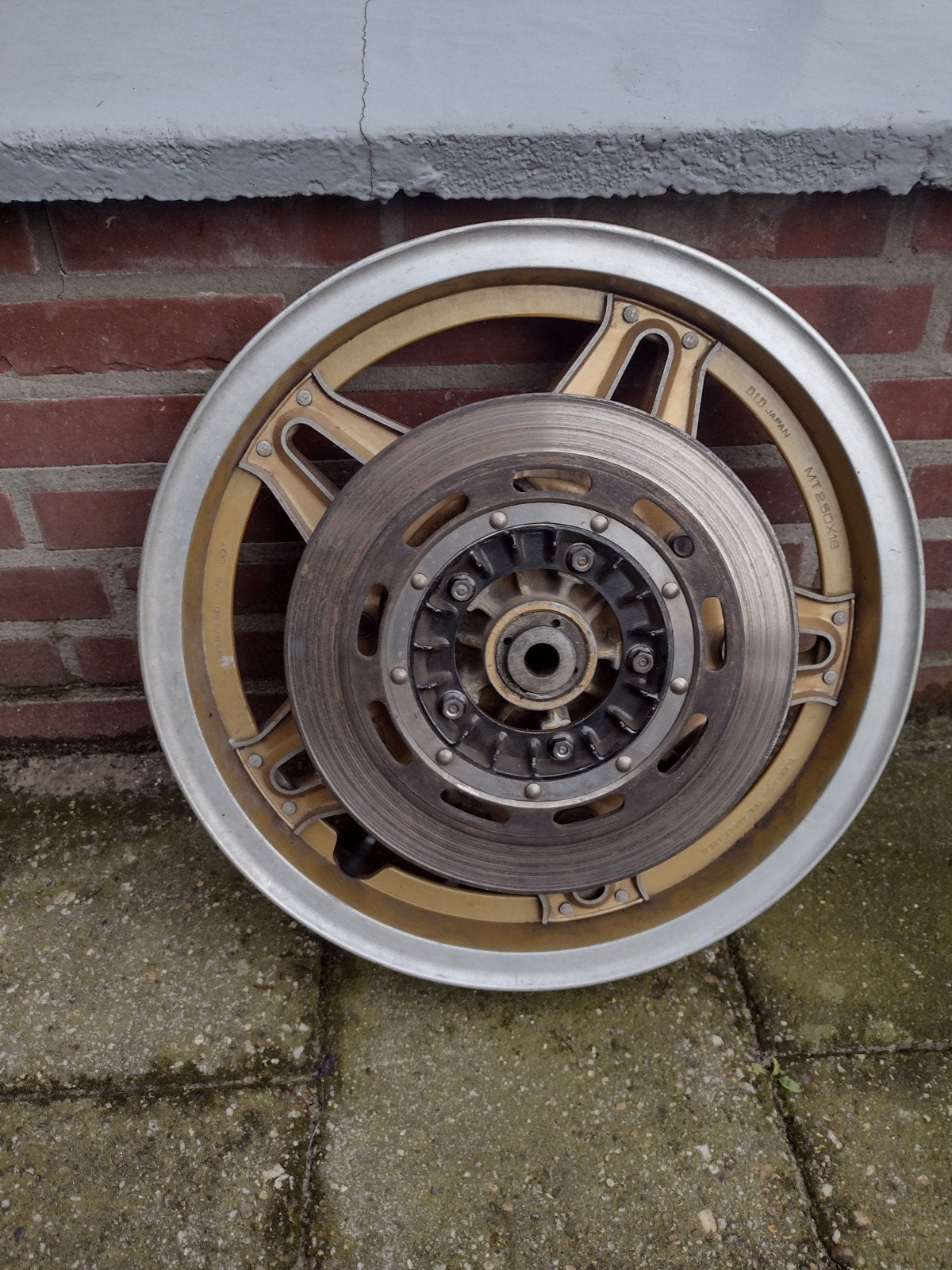 Bol'dor wielen, Motoren, Ophalen