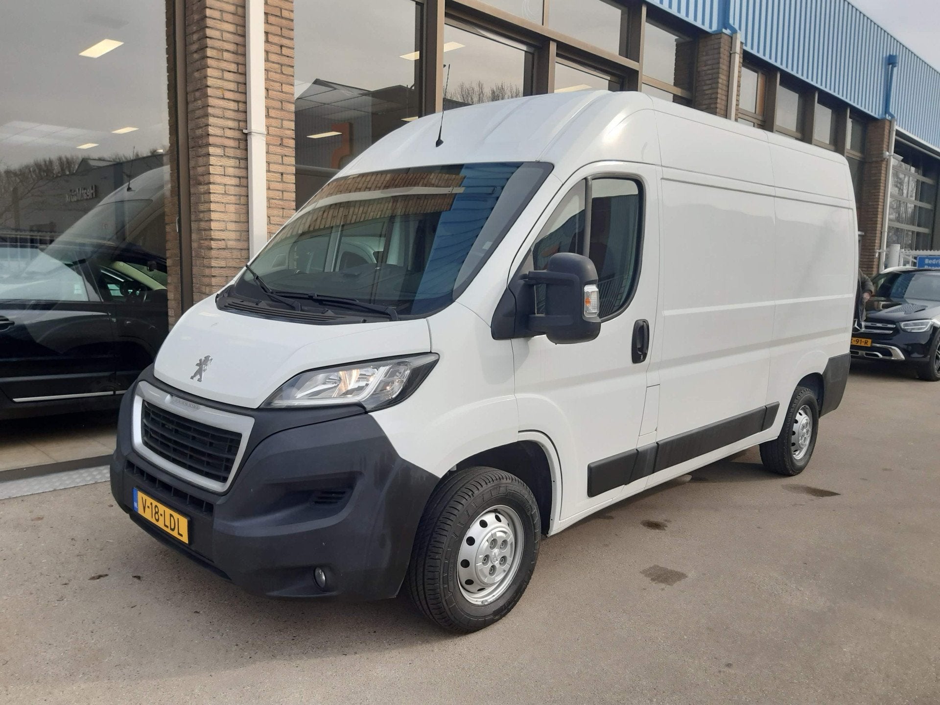 Peugeot Boxer 2.2 BlueHDi 140 Pk L2H2 Airco Cruise control N, Auto's, Voorwielaandrijving, Stof, Gebruikt, 4 cilinders