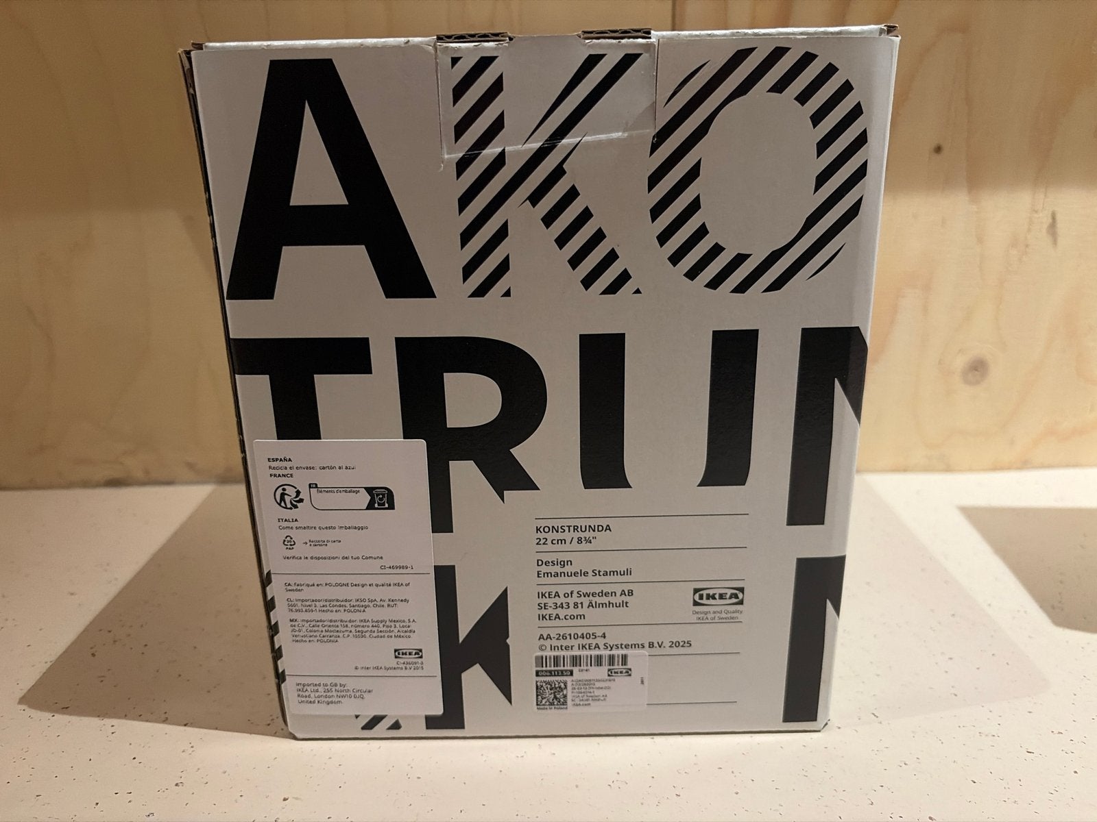 IKEA KONSTRUNDA Vaas Zwart/Wit 22 cm, Ophalen of Verzenden, Zo goed als nieuw, Zwart, Steen/keramiek