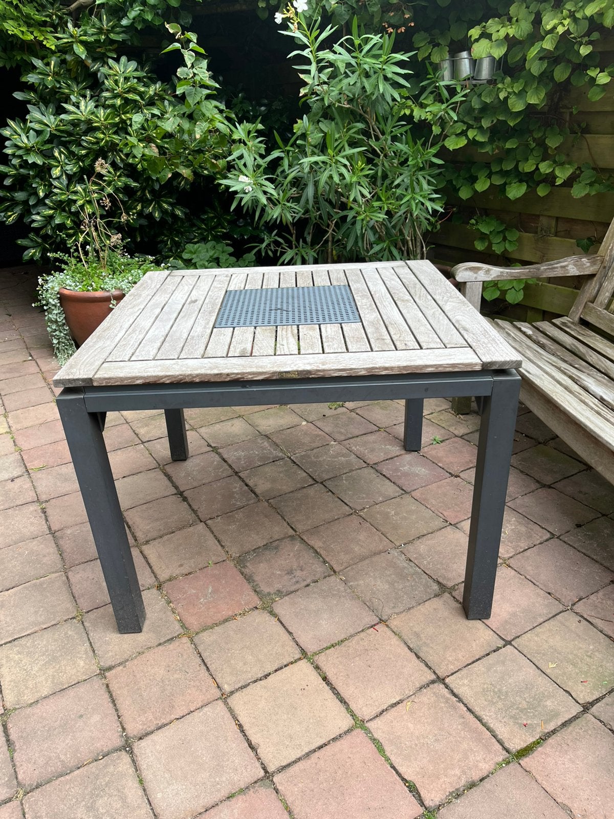 Tuintafel 1.00 x 1.00, Ophalen, Gebruikt, Vierkant, Metaal