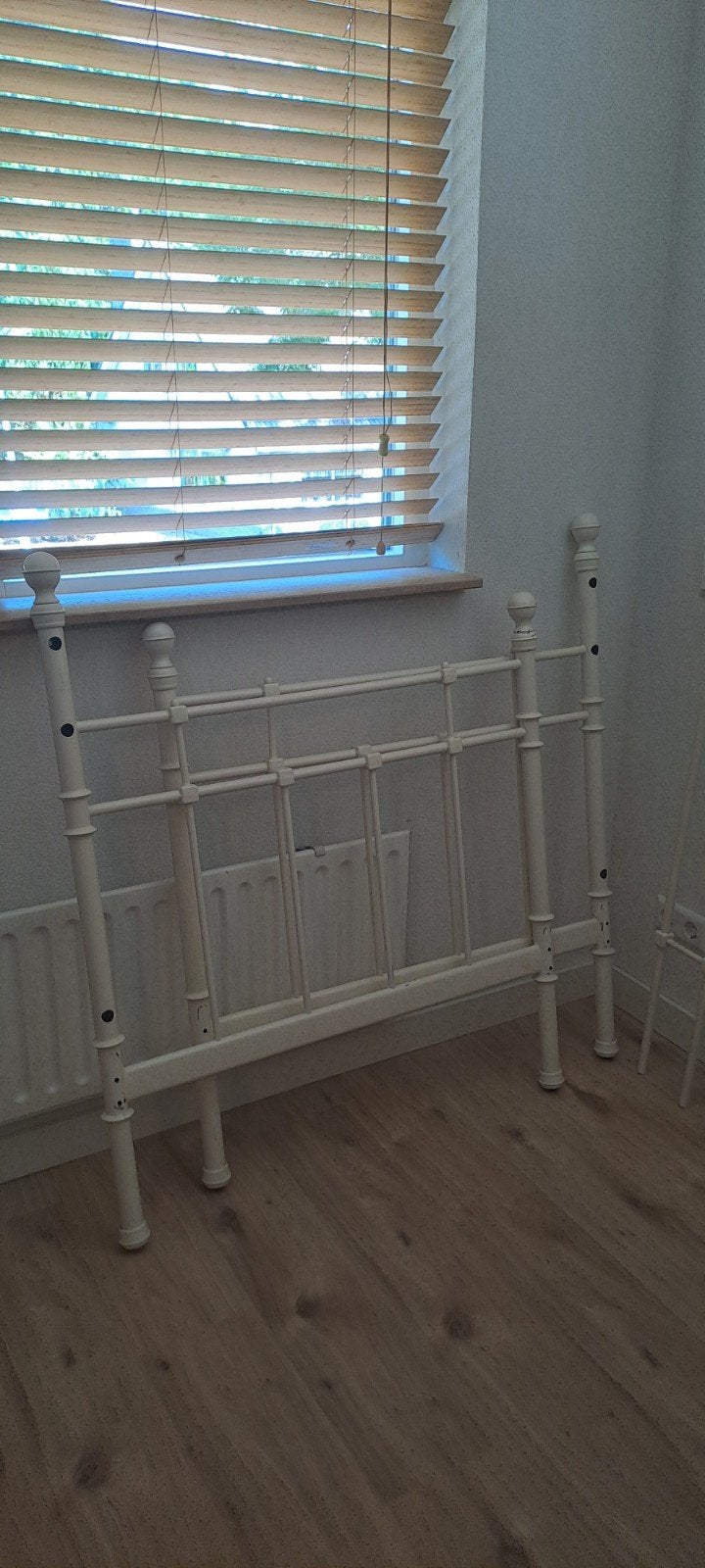 Metalen spijlenbed met lattenbodem, Ophalen, Gebruikt, 90 cm, Eenpersoons