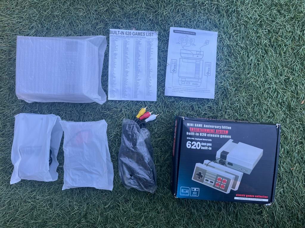 Gloednieuwe 620 classic games CONSOLE!, Spelcomputers en Games, Ophalen of Verzenden, Zo goed als nieuw, Met 2 controllers