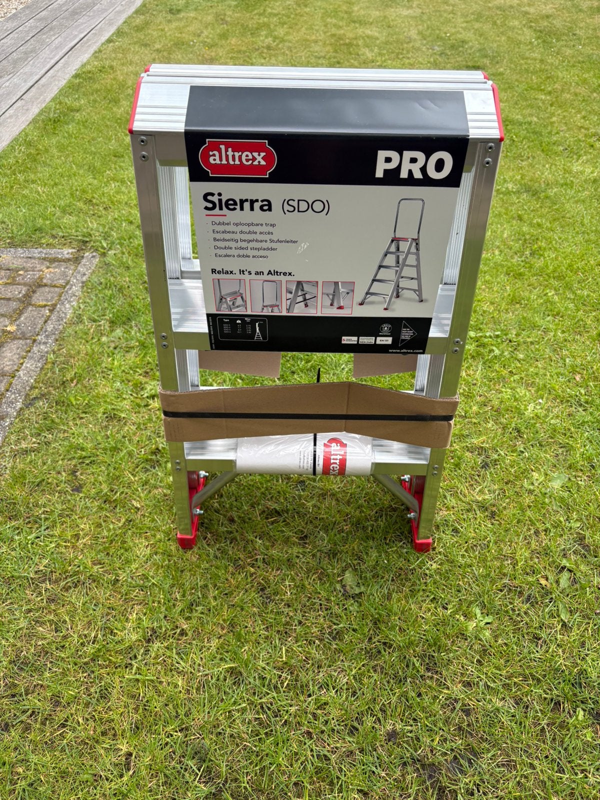 NIEUW in doos Altrex Sierra dubbel oploopbare trap 3 treden, Ophalen of Verzenden, Nieuw, Minder dan 2 meter