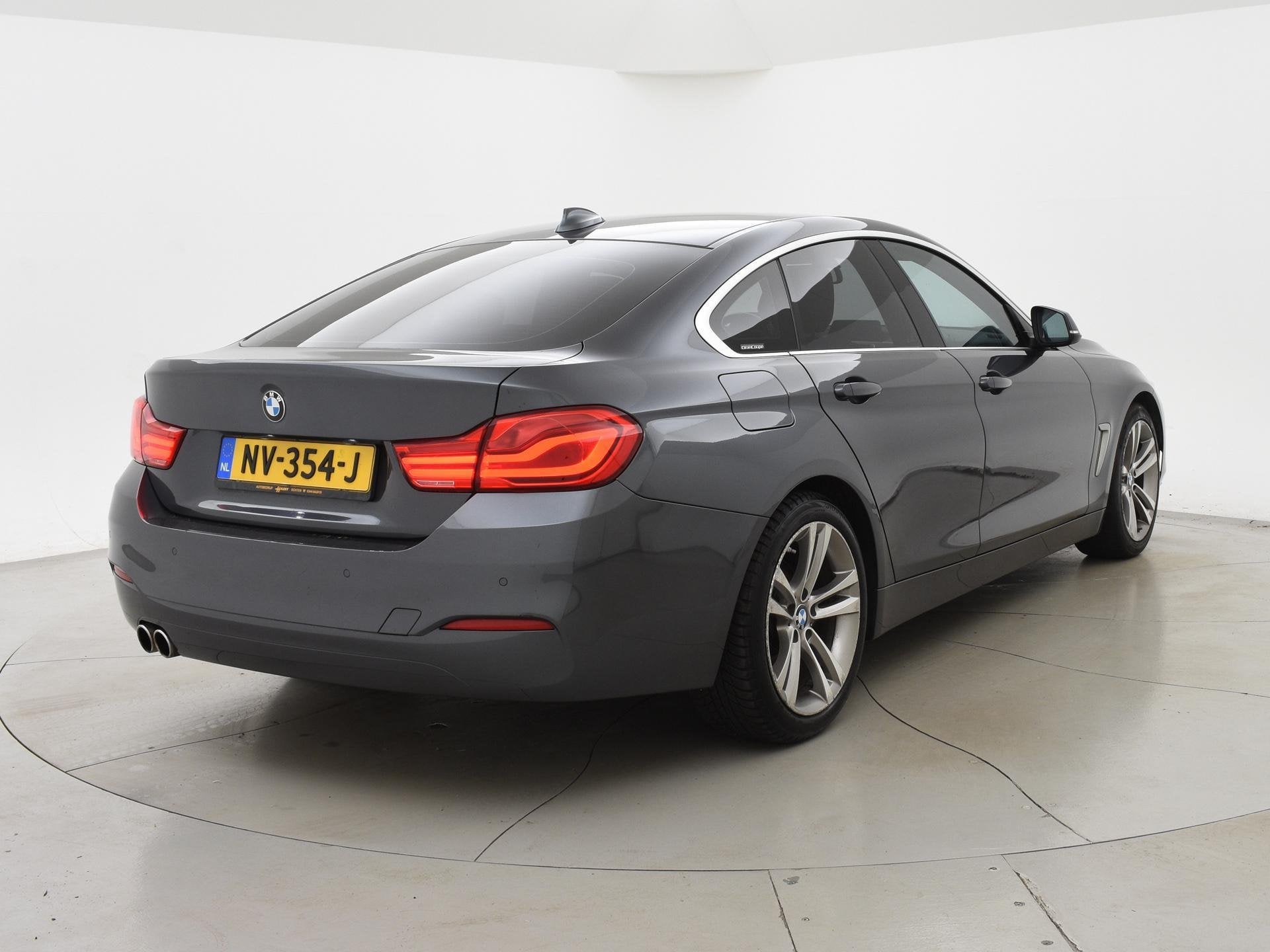 BMW 4 Serie GRAN COUPE 418i EXECUTIVE | LEDER | NAVI | STOEL, Auto's, Gebruikt, Euro 6, Origineel Nederlands, 3 cilinders