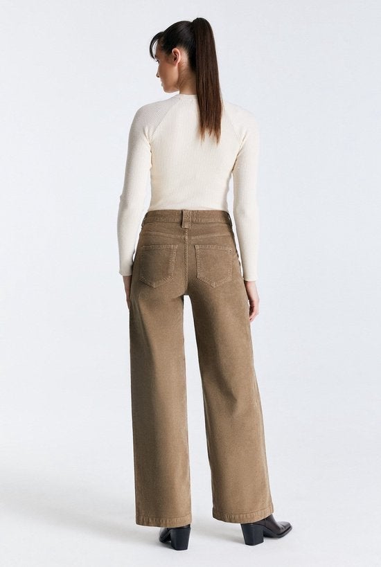 COJ LuLu corduroy broek, maat 32 - 32. Beige, Bruin, Maat 42/44 (L), Ophalen of Verzenden, Zo goed als nieuw