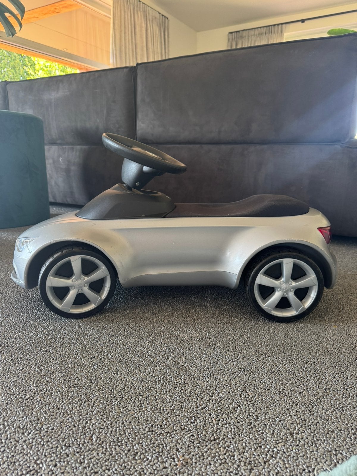 Loopauto Audi, Kinderen en Baby's, Speelgoed | Buiten | Voertuigen en Loopfietsen, Ophalen, Gebruikt
