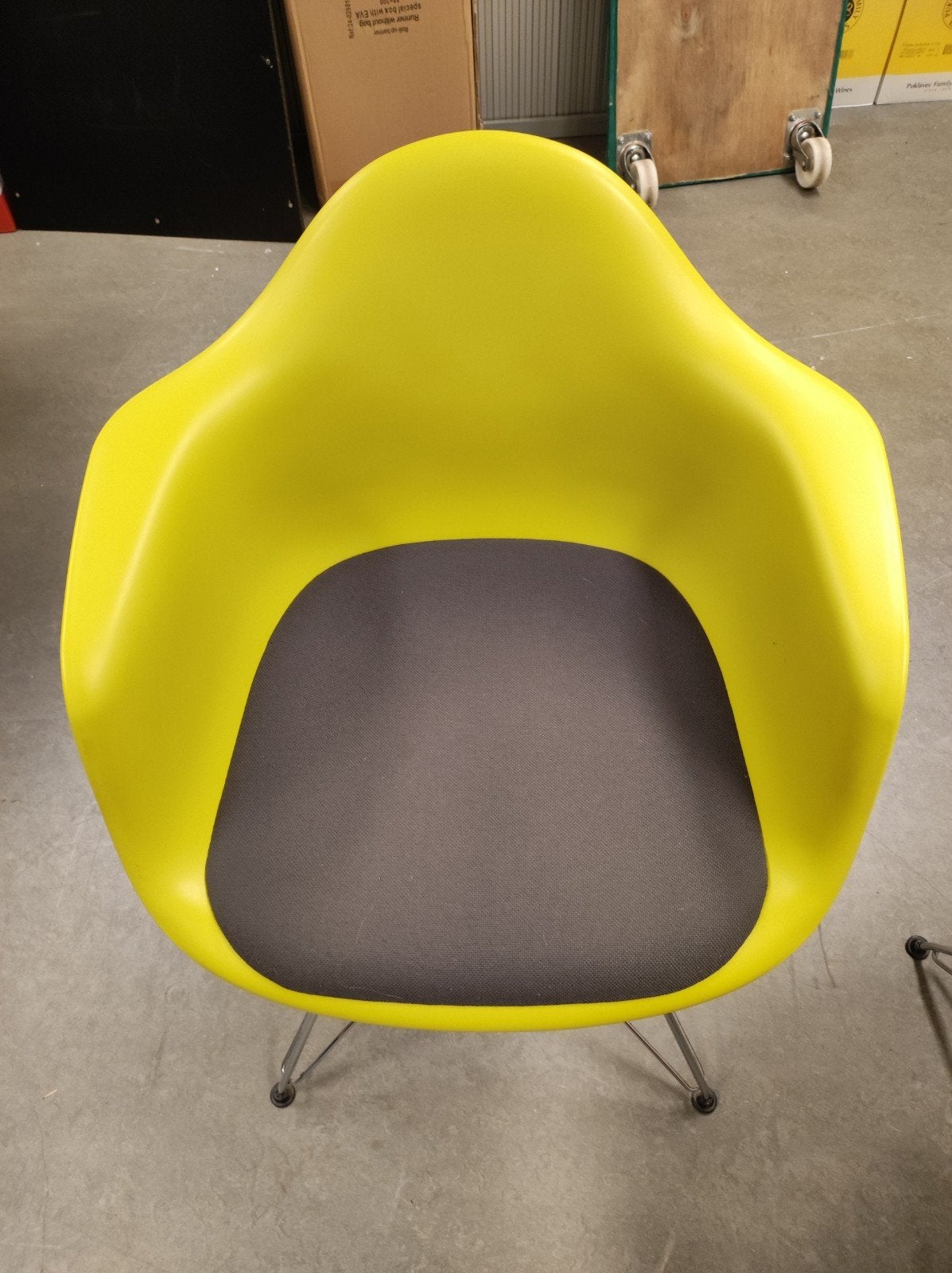 Set van 8 Vitra Eames armstoelen, Huis en Inrichting, Stoelen, Ophalen, Gebruikt, Design, Modern, Mid-century, Eén