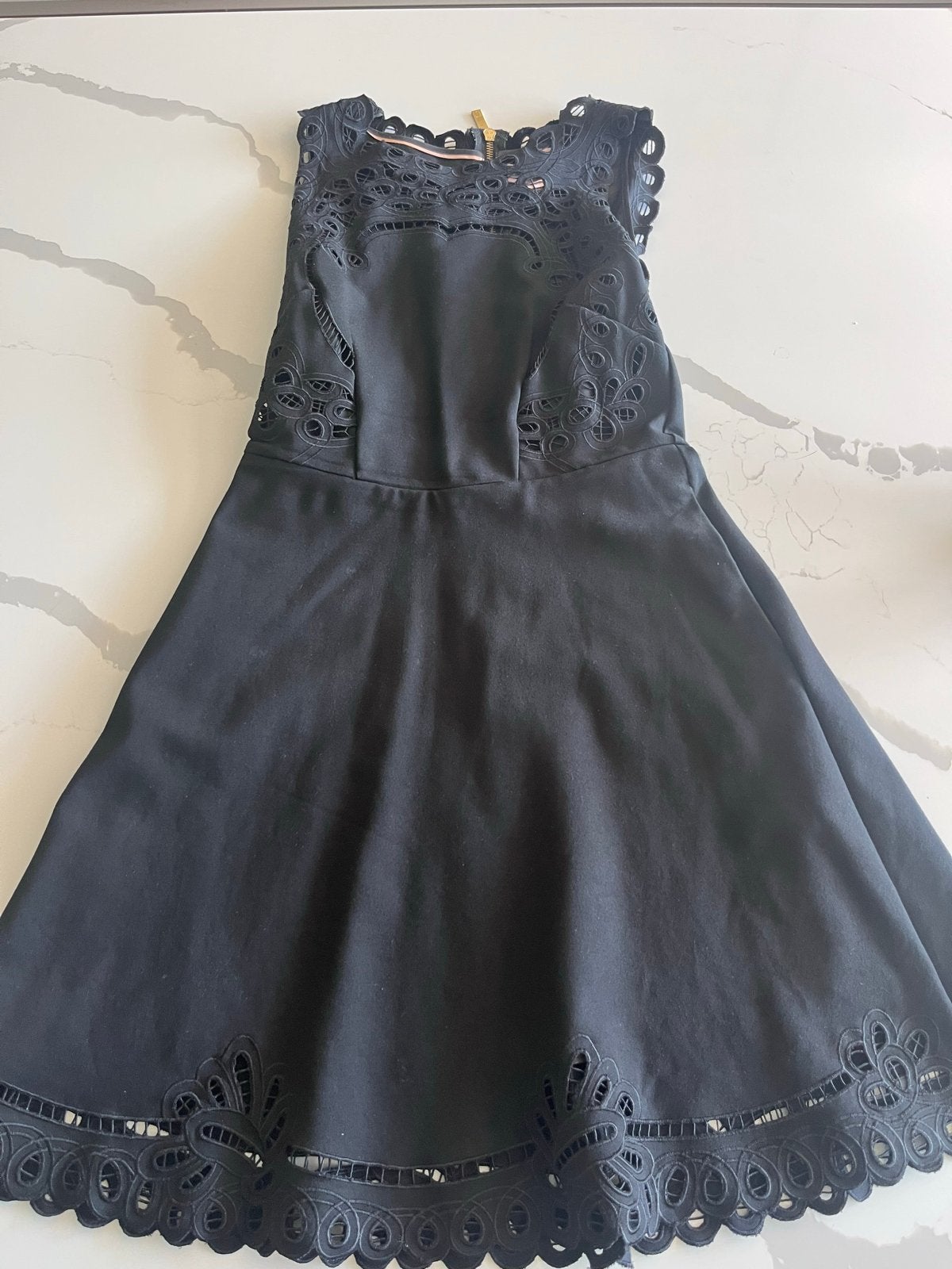 Ted Baker Jurk met Laser-Cut maat 36, Kleding | Dames, Zwart, Ophalen of Verzenden, Zo goed als nieuw, Maat 36 (S)