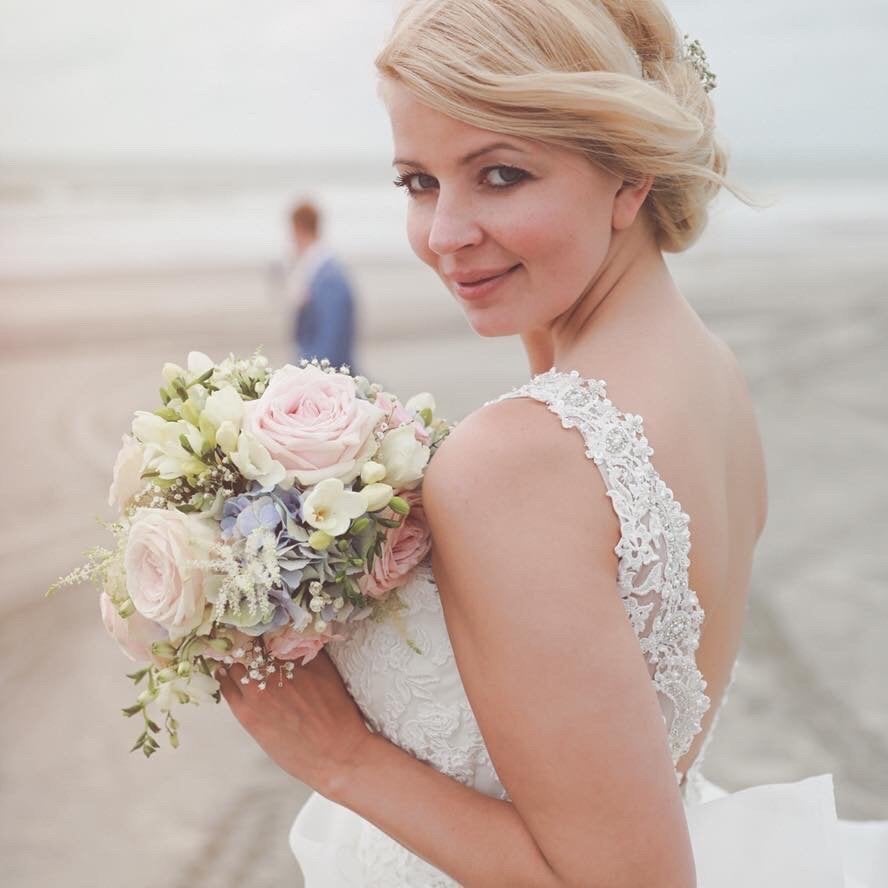 Prachtige Mori Lee trouwjurk met kanten details, Ophalen of Verzenden, Zo goed als nieuw, Overige kleuren, Trouwjurk