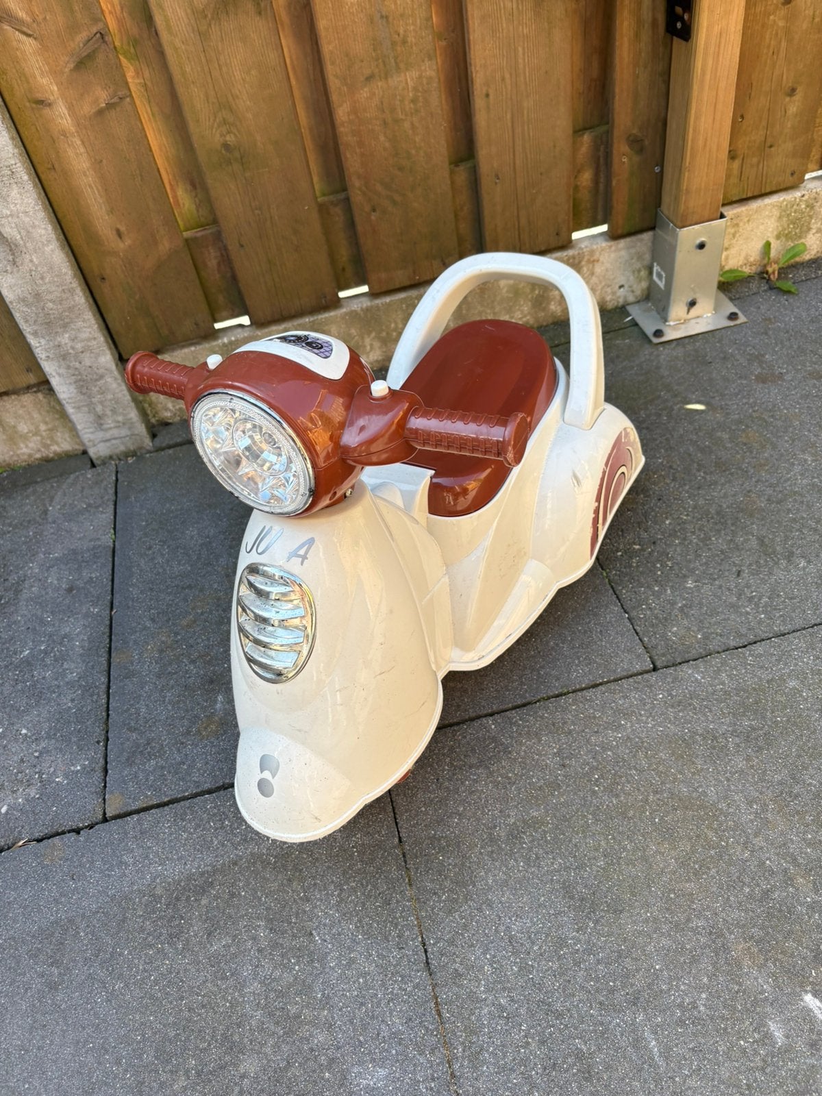 Kinder scooter (benenwagen gedraven;), Ophalen, Zo goed als nieuw