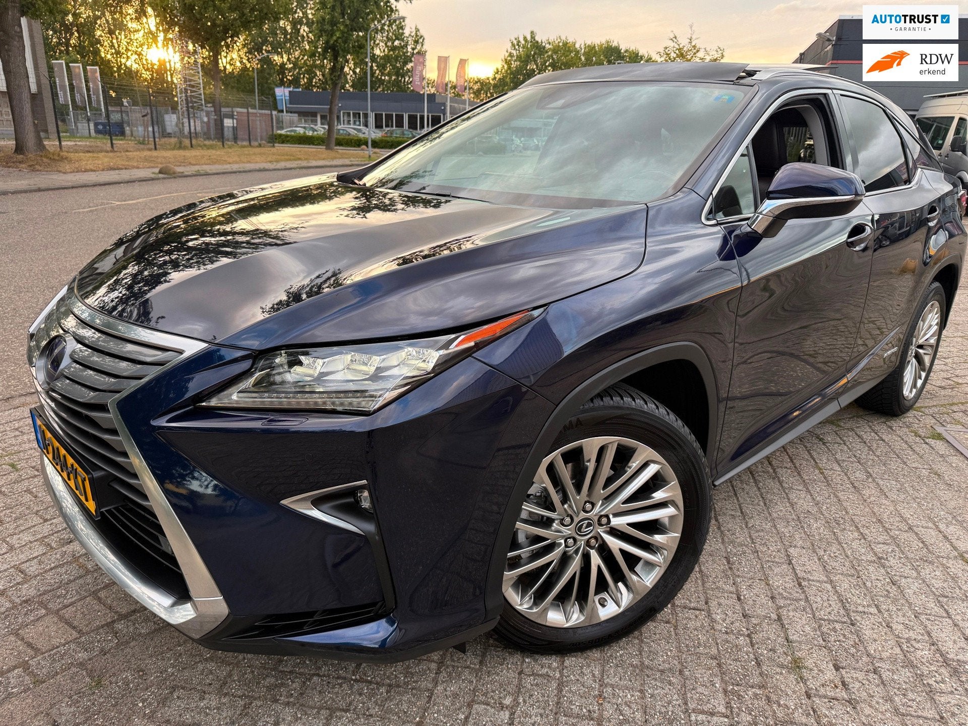 Lexus RX 450h 4WD LUXURY LINE PANO LEDER FULL OPTIONS 20-INC, Auto's, Lexus, Automaat, Gebruikt, Euro 6, Leder