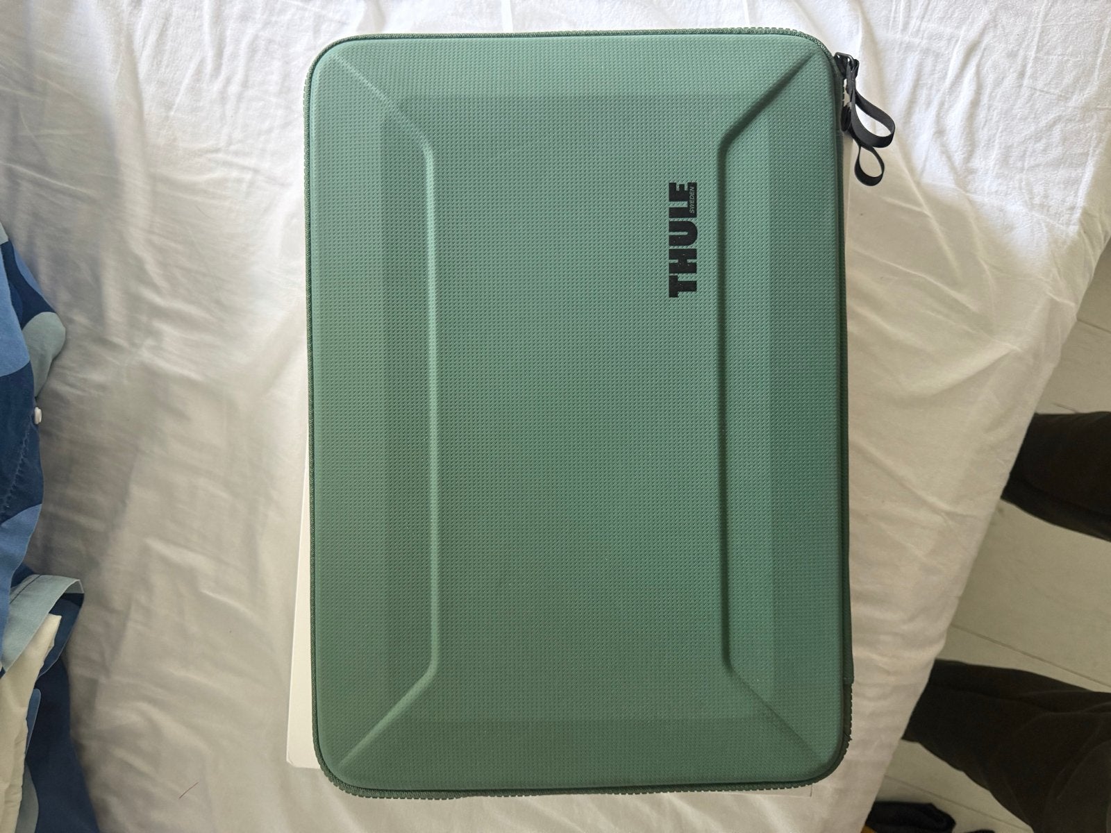 Foto 5 van MacBook Air M4 15 inch 16GB/256GB met laptop hoes