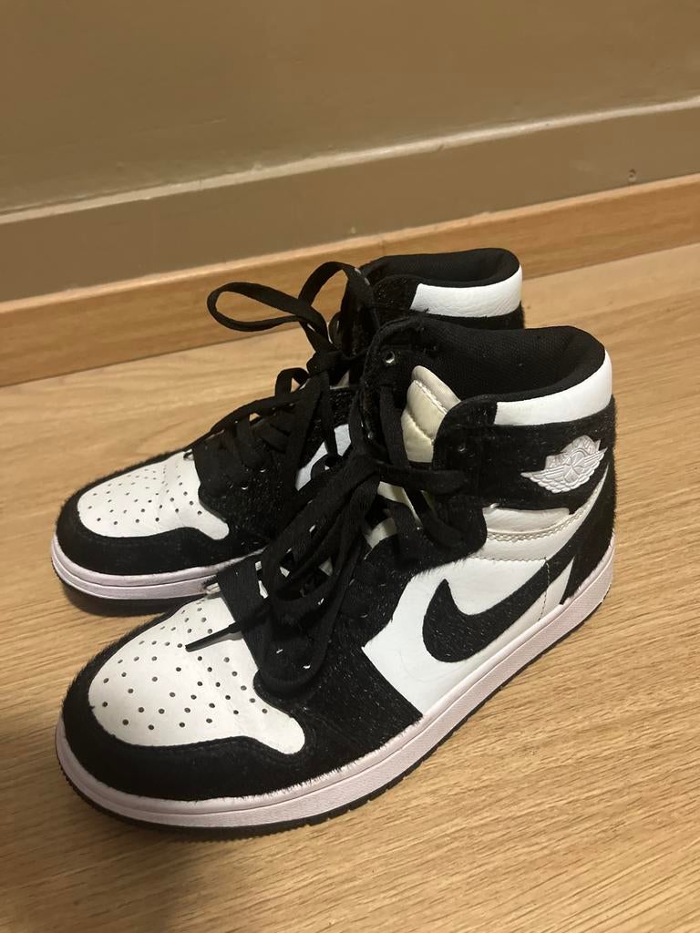 Nike Air Jordan 1 High Panda (Maat 40), Ophalen of Verzenden, Zo goed als nieuw, Zwart, Sneakers of Gympen