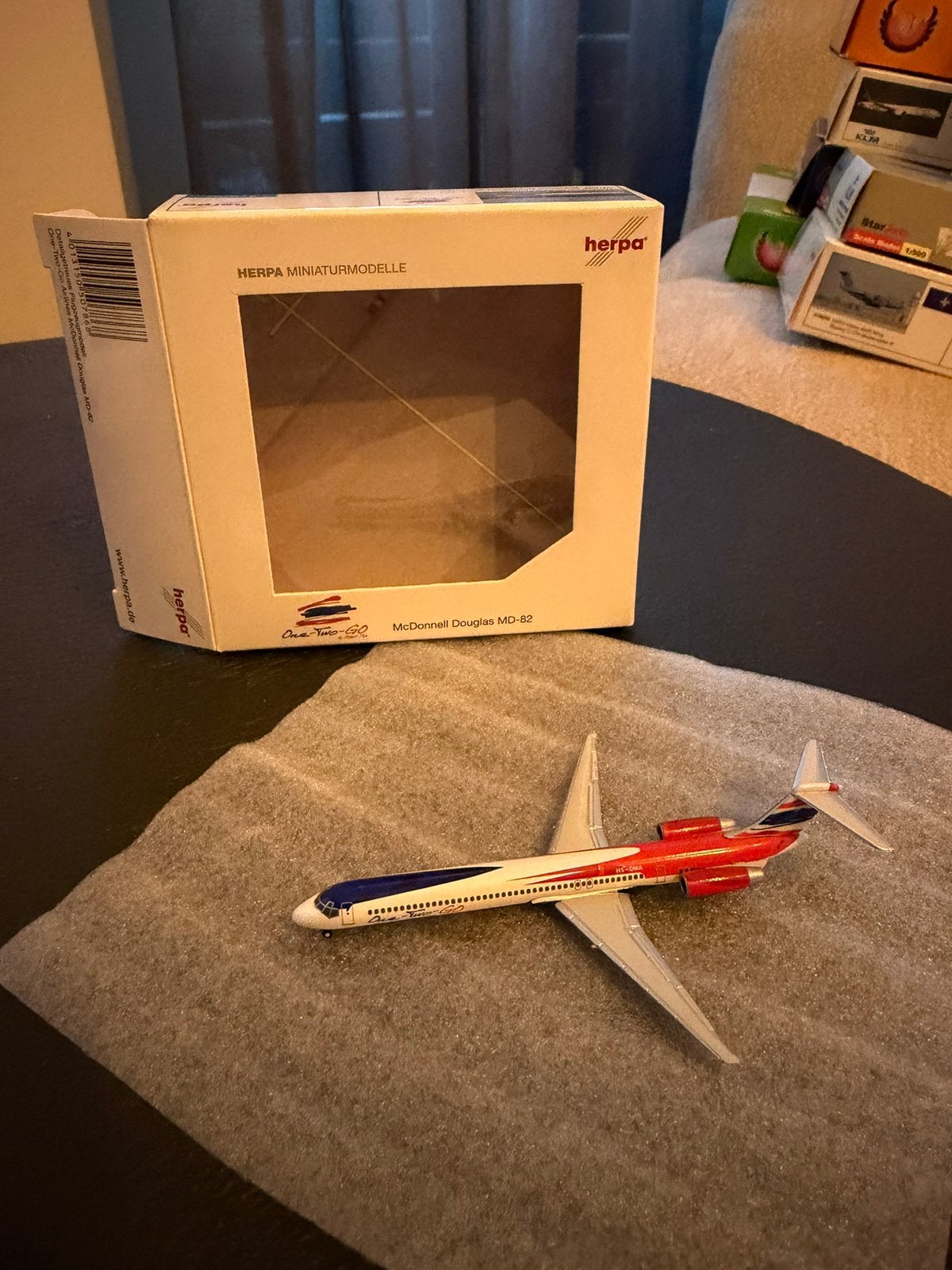 Herpa Wings 1:500 — One-Two-GO Airlines McDonnell Douglas 82, Verzamelen, Ophalen of Verzenden, Zo goed als nieuw, Schaalmodel
